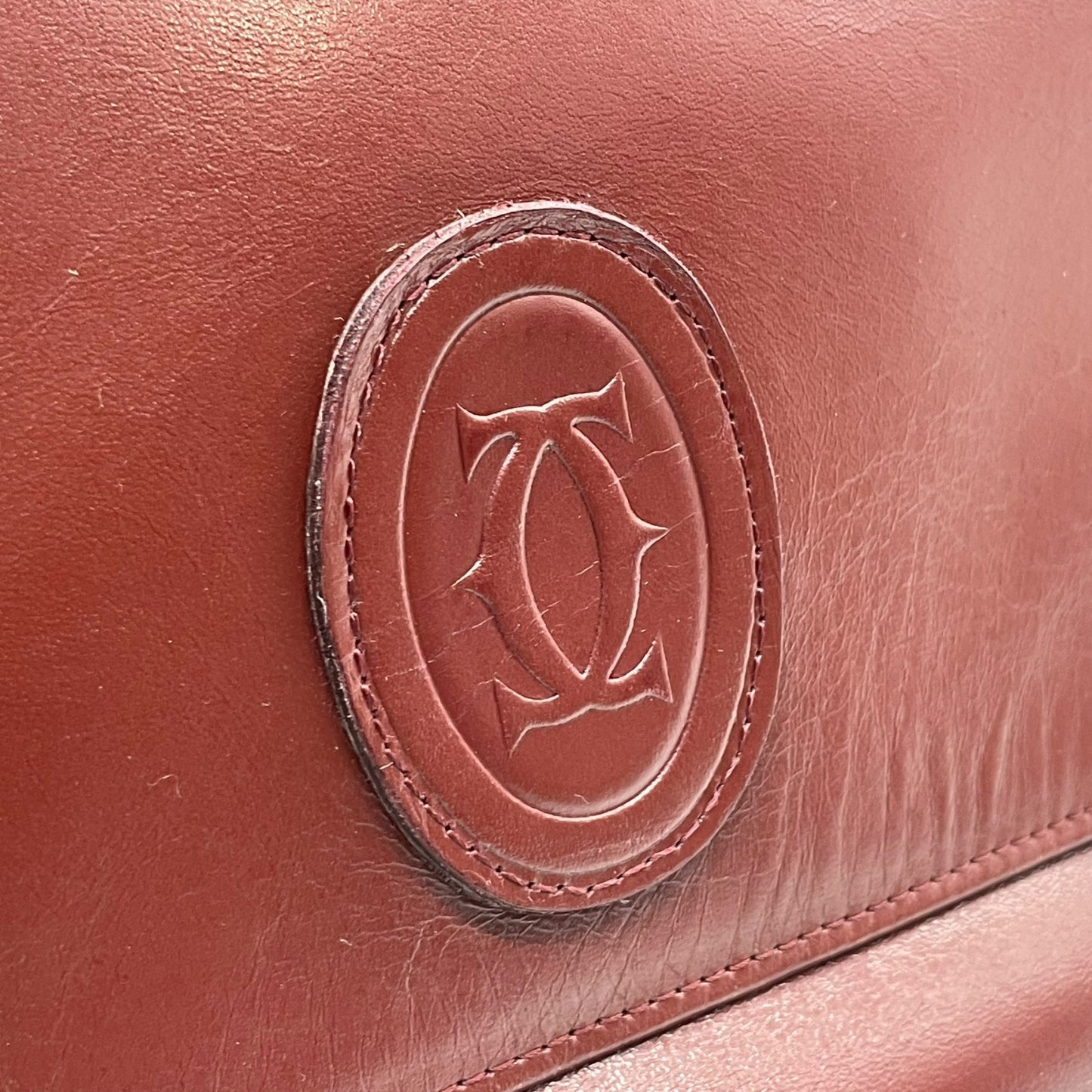 良品 Cartier カルティエ マストライン ショルダーバッグ レザー ボルドー 金具 斜め掛け可 クロスボディ フラップ ビンテージ クラシック エレガント レディース 鞄 バック オールド ロゴ レトロ 上品 高級 本革 D82