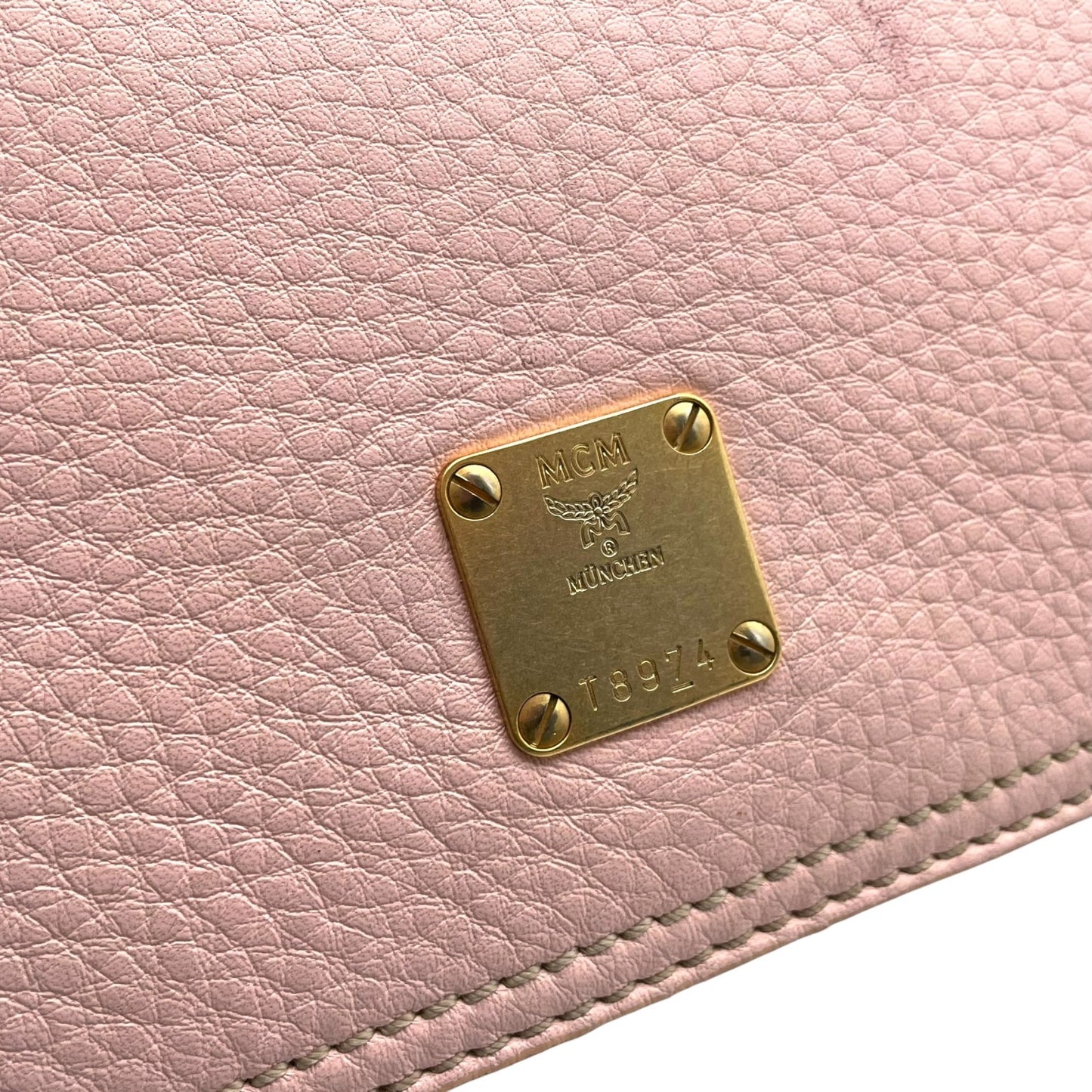 MCM エムシーエム チェーンショルダーバッグ レザー ピンク ゴールド金具 フラップ クロスボディ ポシェット レディース U7