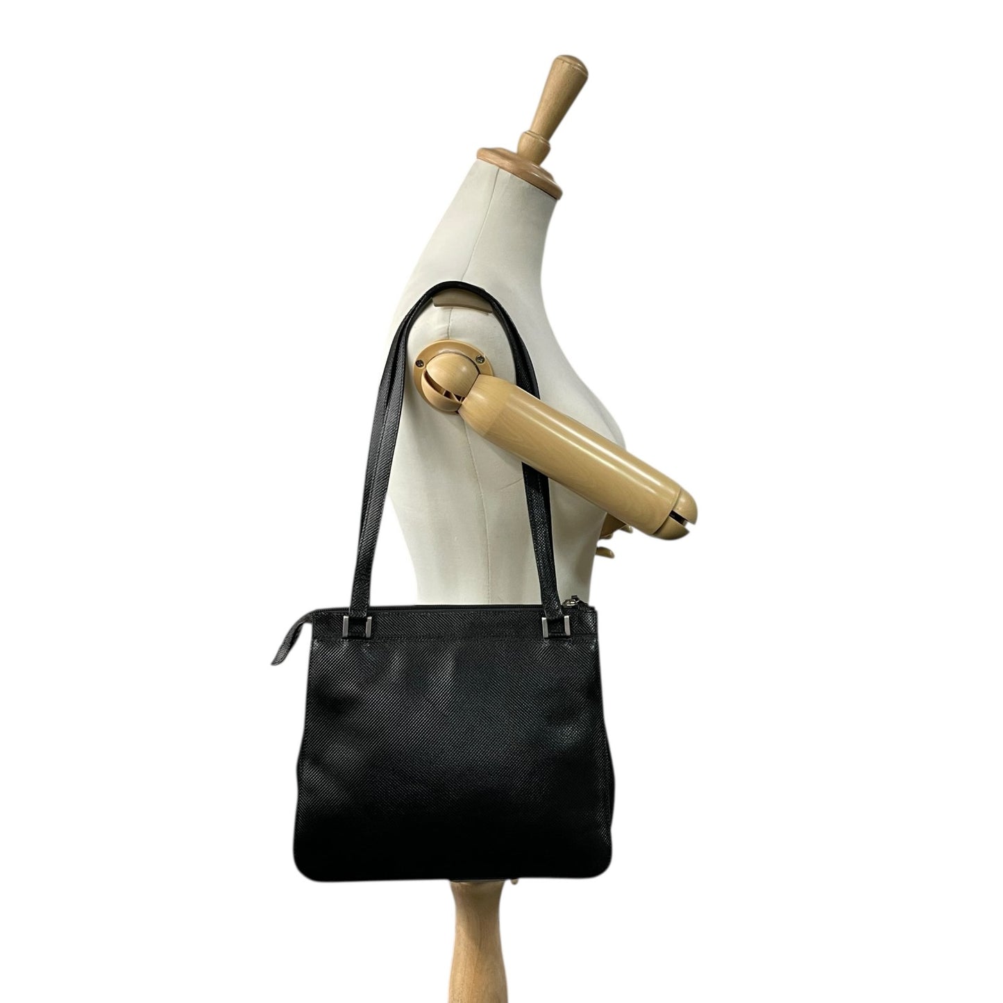 美品　Bottega Veneta ボッテガヴェネタ PVC トートバッグ ブラック シルバー金具 肩掛け可 シンプル レディース D2