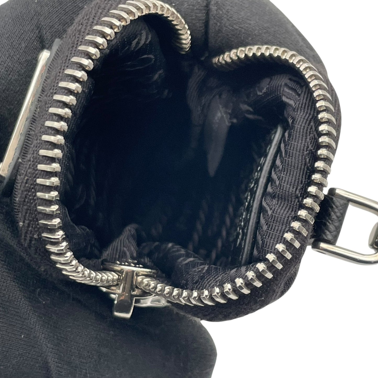 PRADA プラダ リエディション2005 ショルダーバッグ 1BH204 ブラック ナイロン Re-Edition 2005 ポーチ クロシェット キーリング ストラップ付 C4
