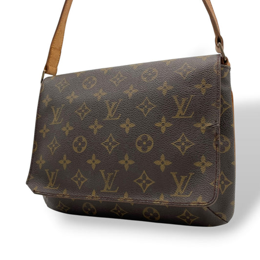【良品】 ルイ・ヴィトン LOUIS VUITTON モノグラム ミュゼットタンゴ ショルダーバッグ クロスボディ 肩掛け PVC レザー ブラウン 茶 ゴールド金具 フラップ マグネット開閉 レディース エレガント カジュアル 定番 人気 お出かけ C7