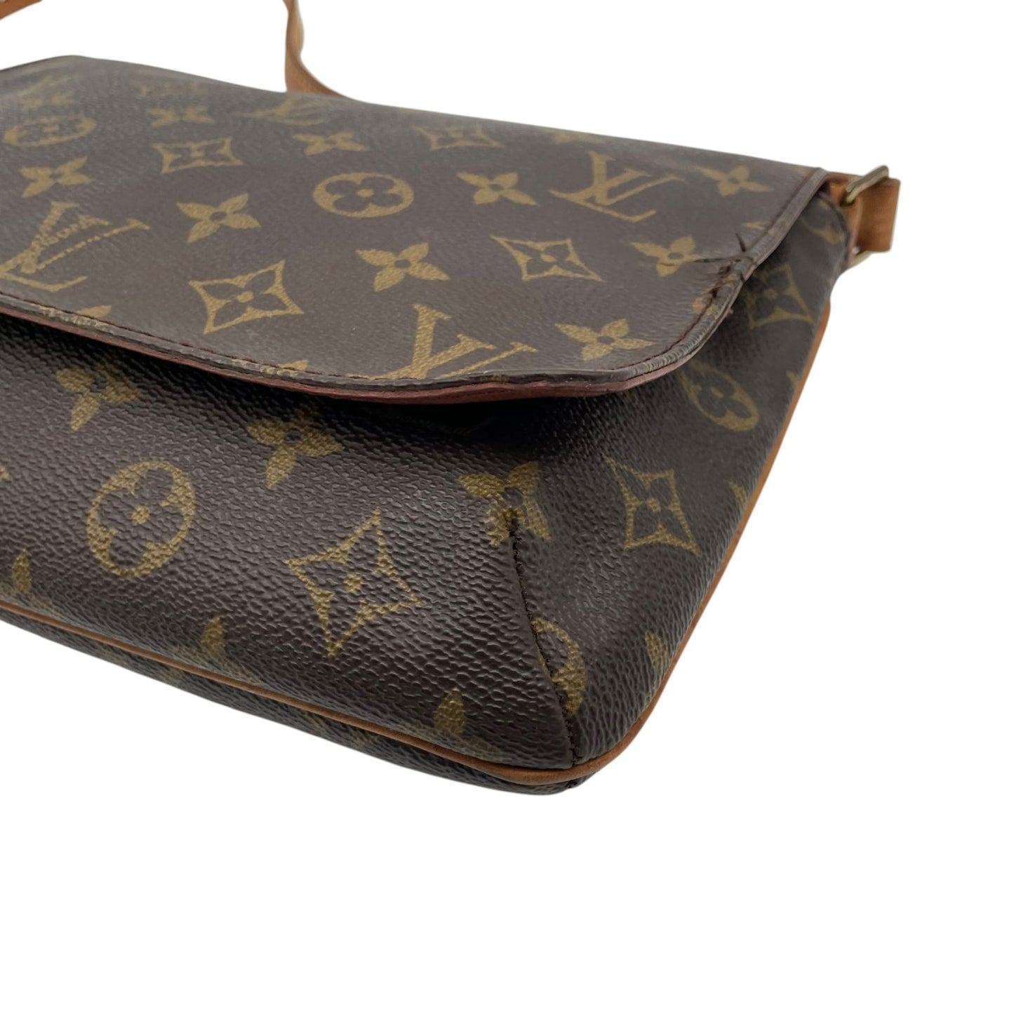 【良品】 ルイ・ヴィトン LOUIS VUITTON モノグラム ミュゼットタンゴ ショルダーバッグ クロスボディ 肩掛け PVC レザー ブラウン 茶 ゴールド金具 フラップ マグネット開閉 レディース エレガント カジュアル 定番 人気 お出かけ C7