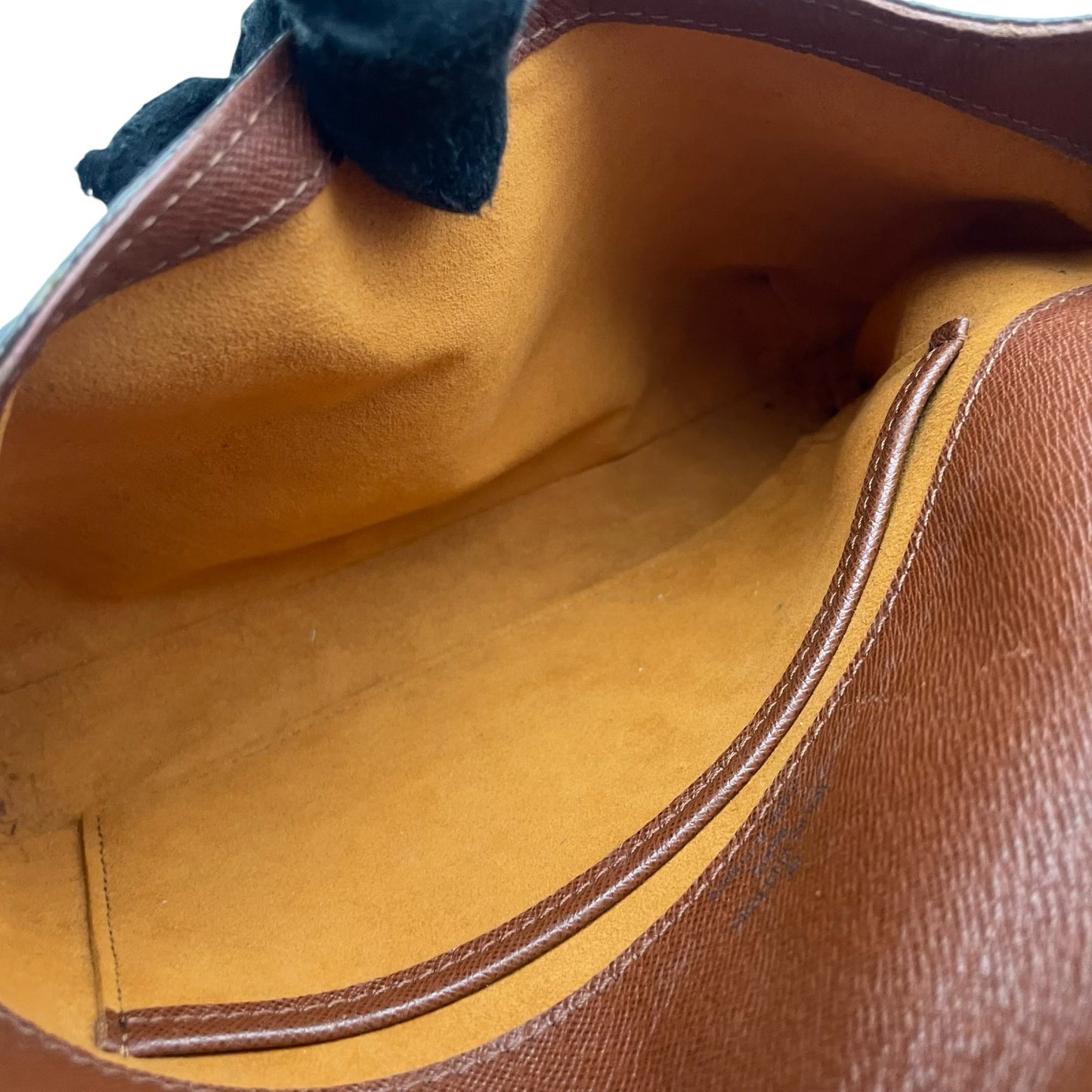 【良品】 ルイ・ヴィトン LOUIS VUITTON モノグラム ミュゼットタンゴ ショルダーバッグ クロスボディ 肩掛け PVC レザー ブラウン 茶 ゴールド金具 フラップ マグネット開閉 レディース エレガント カジュアル 定番 人気 お出かけ C7