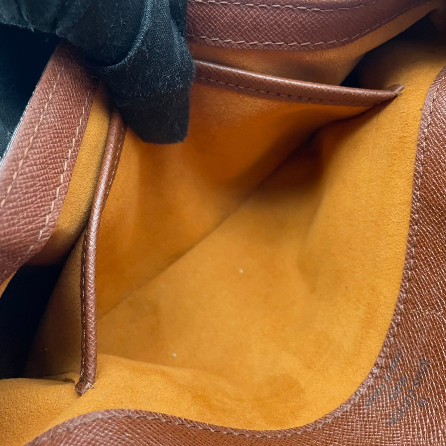 【良品】 ルイ・ヴィトン LOUIS VUITTON モノグラム ミュゼットタンゴ ショルダーバッグ クロスボディ 肩掛け PVC レザー ブラウン 茶 ゴールド金具 フラップ マグネット開閉 レディース エレガント カジュアル 定番 人気 お出かけ C7