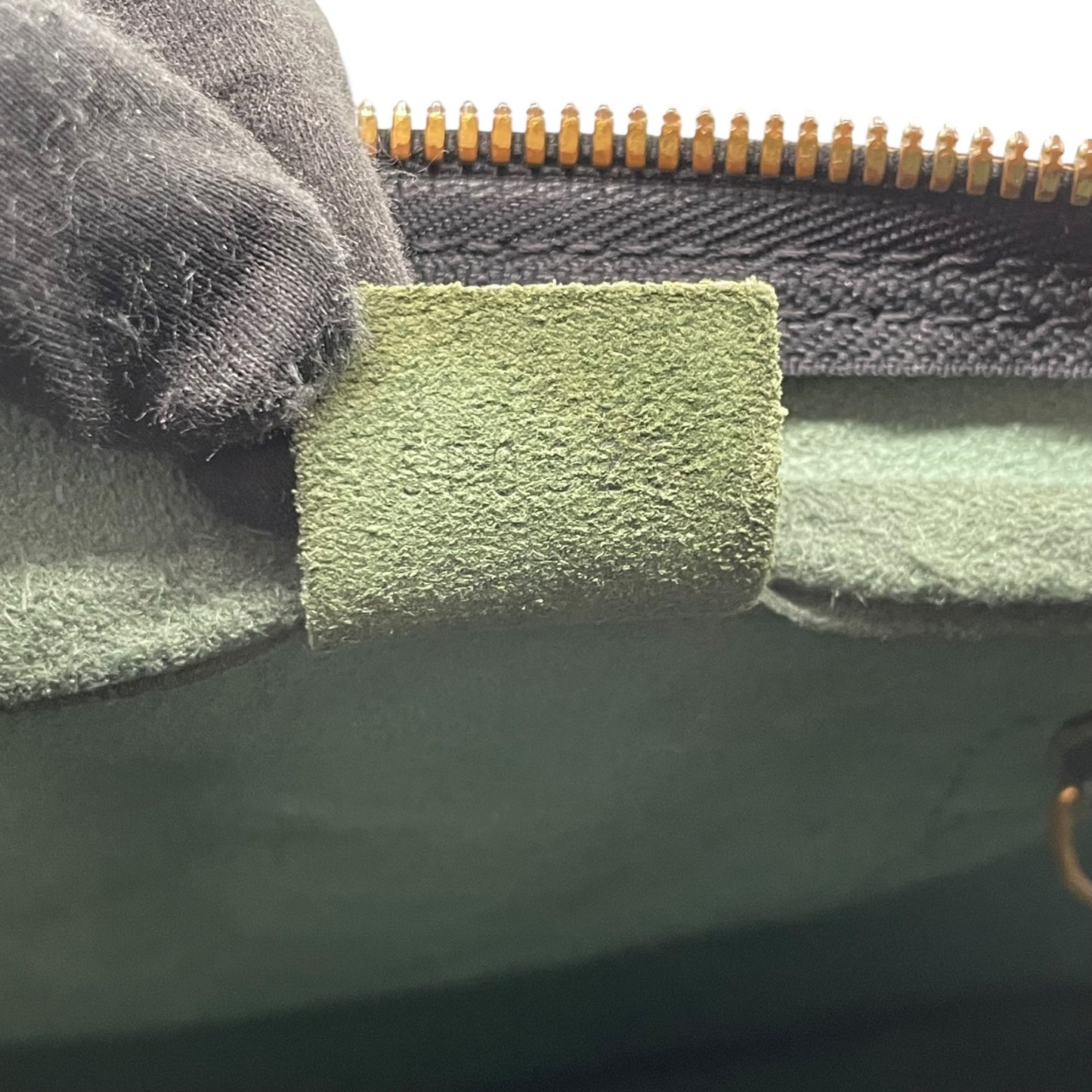 ルイヴィトン LOUIS VUITTON タイガ ケンダル47 2way ボストンバッグ ショルダーバッグ トラベル 旅行 出張 レザー 本革 グリーン 緑 金具 エレガント クラシック ビンテージ 上品 高級 紳士 メンズ カバン 鞄 斜め掛け可 自立可 D