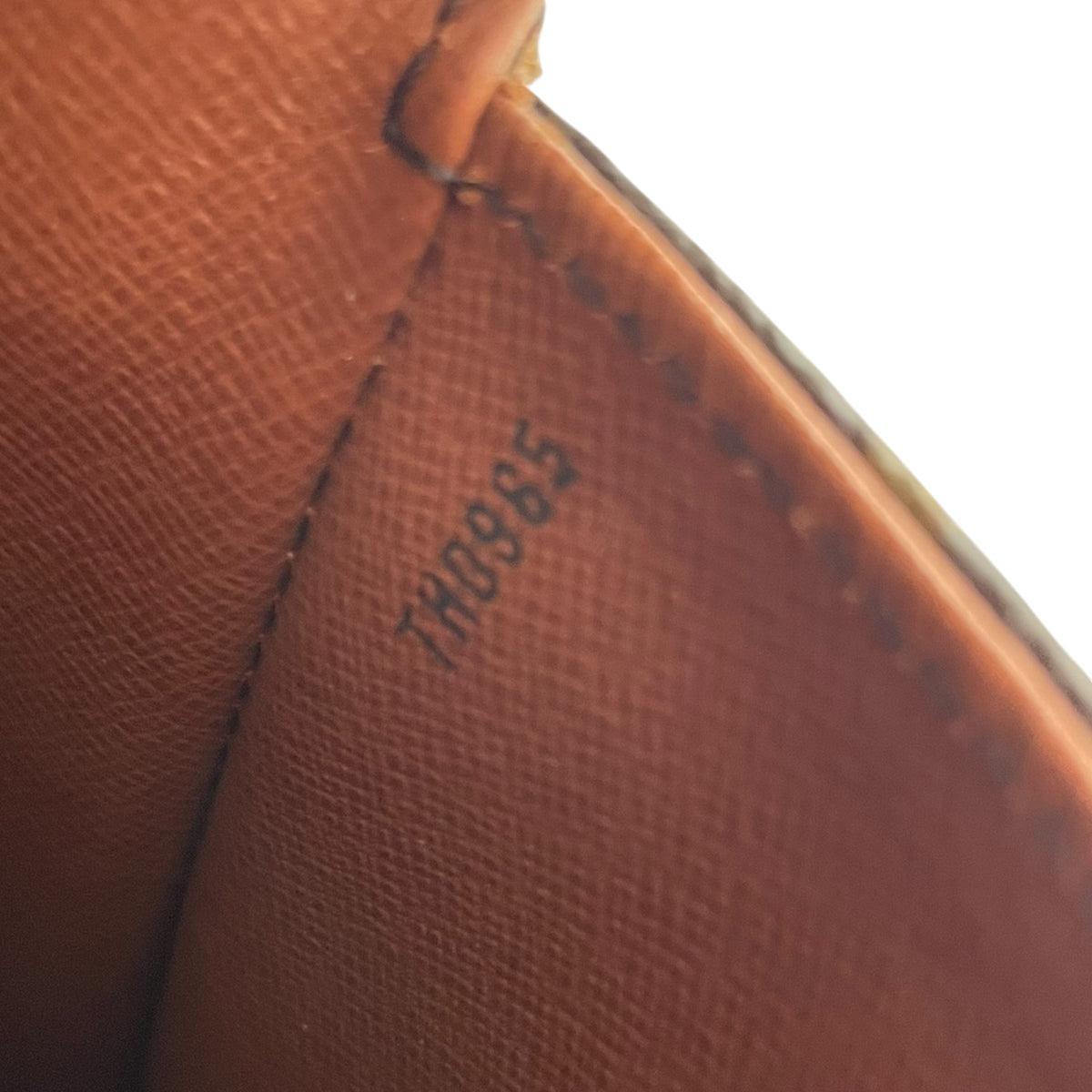 ルイヴィトン LOUIS VUITTON サンクルー PM モノグラム ショルダーバッグ 斜め掛け ポシェット フラップ PVC レザー 本革 ブラウン 茶 ゴールド金具 ヴィンテージ ビンテージ クラシカル エレガント レディース K5