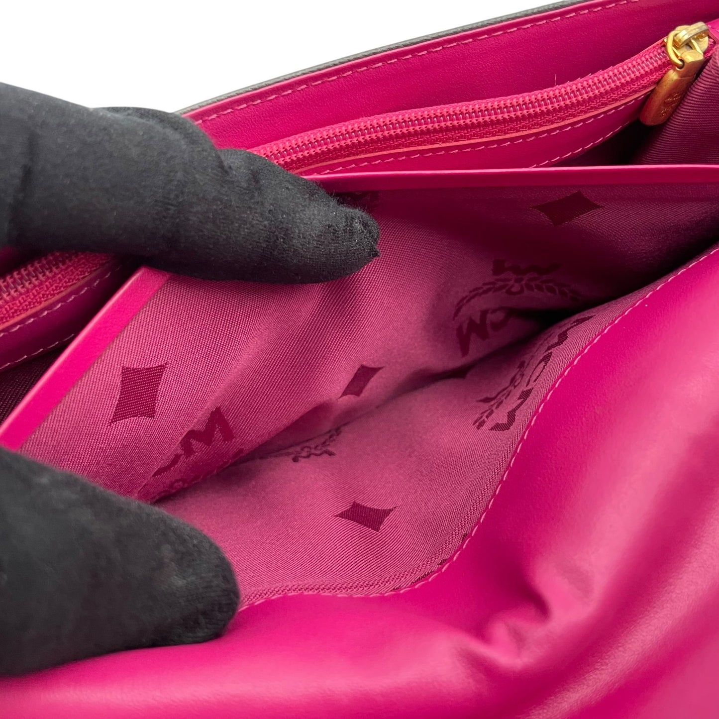 美品 MCM エムシーエム ヴィセトス レザー チェーンウォレット ショルダーバッグ 長財布 ブラック ピンク ゴールド金具 レディース U9