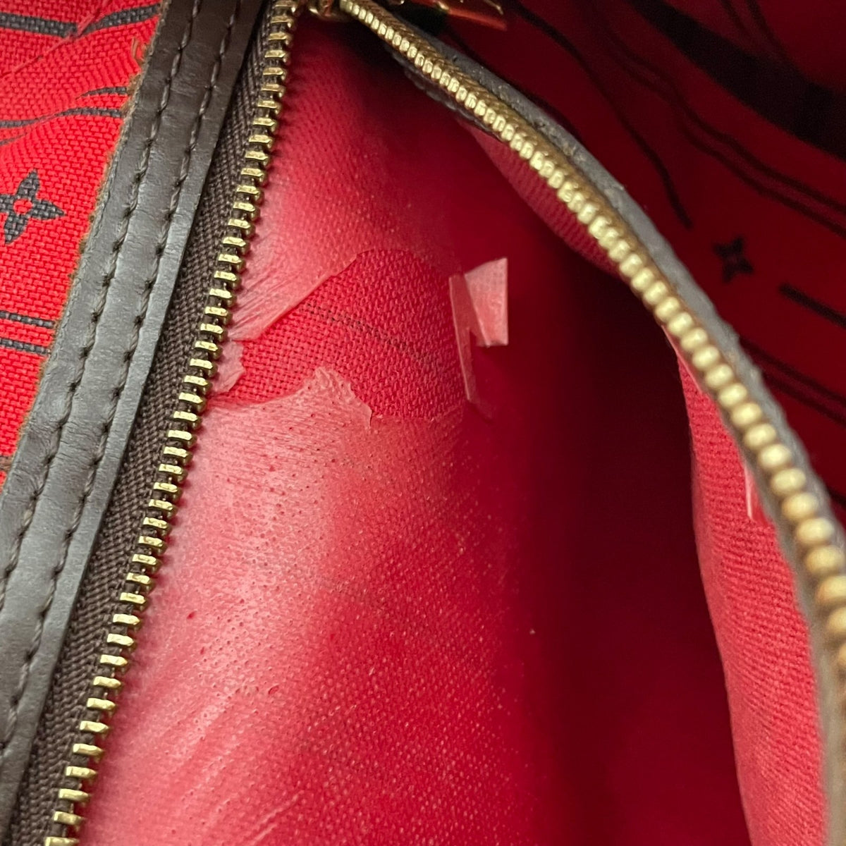 Louis Vuitton ルイヴィトン バッグ ダミエ エベヌ ネヴァーフルMM トートバッグ ハンドバッグ 手提げ 肩掛け PVC レザー ブラウン 茶系 レッド インナー赤 ゴールド金具 大容量 レディース 定番 H