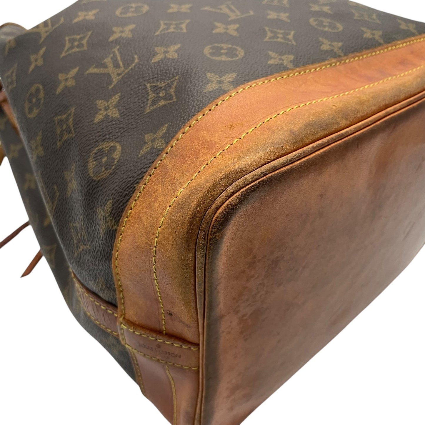 Louis Vuitton ルイヴィトン バッグ モノグラム ノエ 巾着型 ワンショルダーバッグ 巾着バッグ 本革 ヌメ革 ブラウン 茶系 金具ゴールド ヴィンテージ クラシック エレガント 普段使い レディース D5