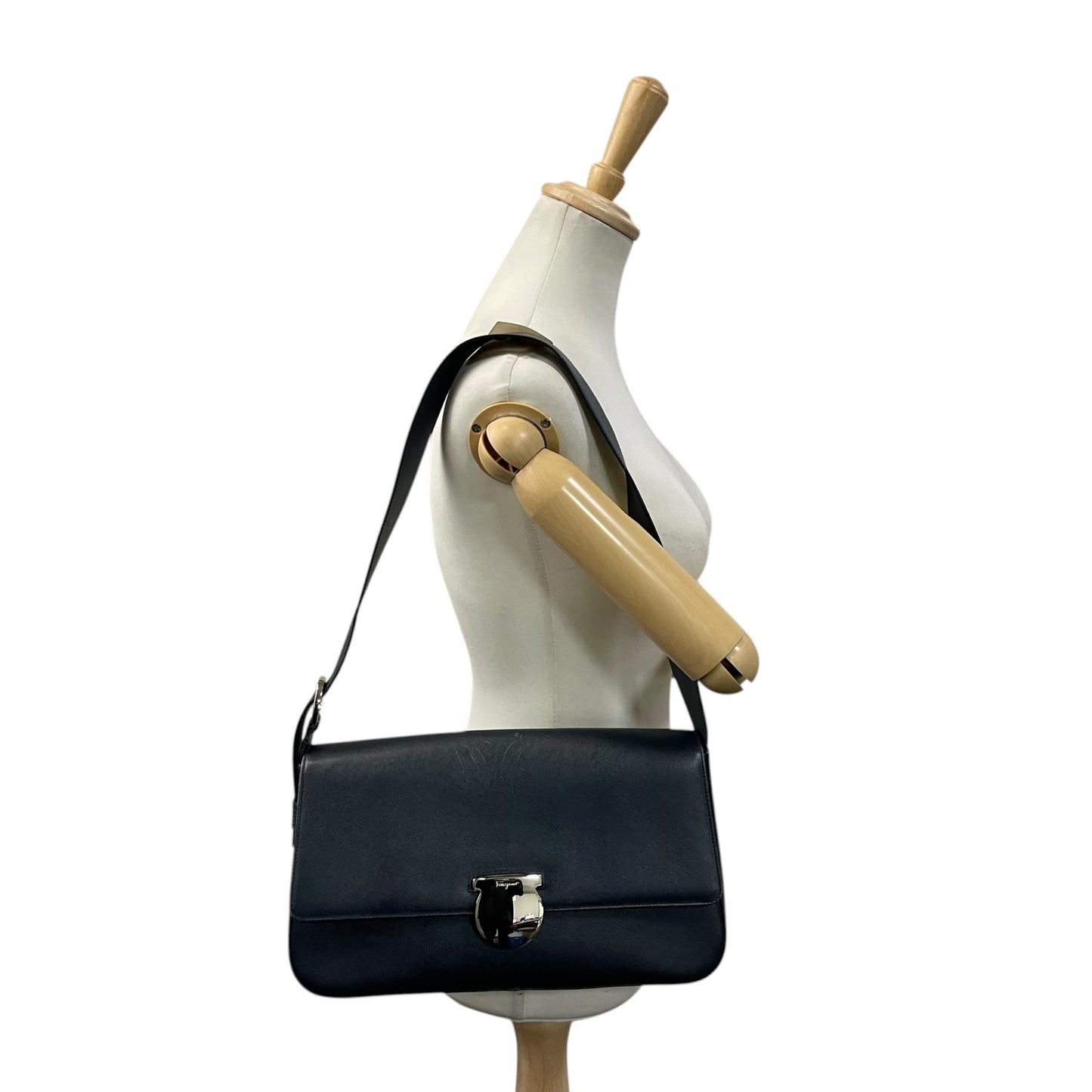 Salvatore Ferragamo フェラガモ ガンチーニ レザー 2WAY ショルダーバッグ ハンドバッグ ワンショルダー 肩掛け ネイビー シルバー金具 レディース C1