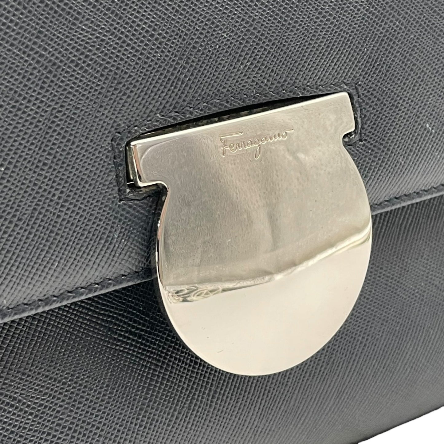 Salvatore Ferragamo フェラガモ ガンチーニ レザー 2WAY ショルダーバッグ ハンドバッグ ワンショルダー 肩掛け ネイビー シルバー金具 レディース C1