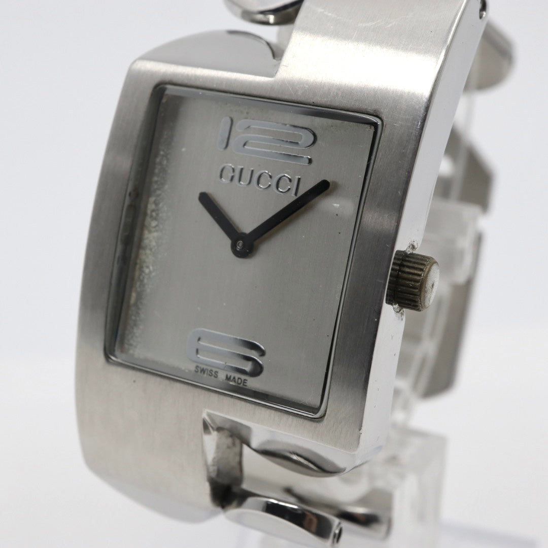 グッチ GUCCI 2055G レディース腕時計 シルバー文字盤 ステンレススチール バングルウォッチ スイス製 クォーツ モダンデザイン ヴィンテージ　G10