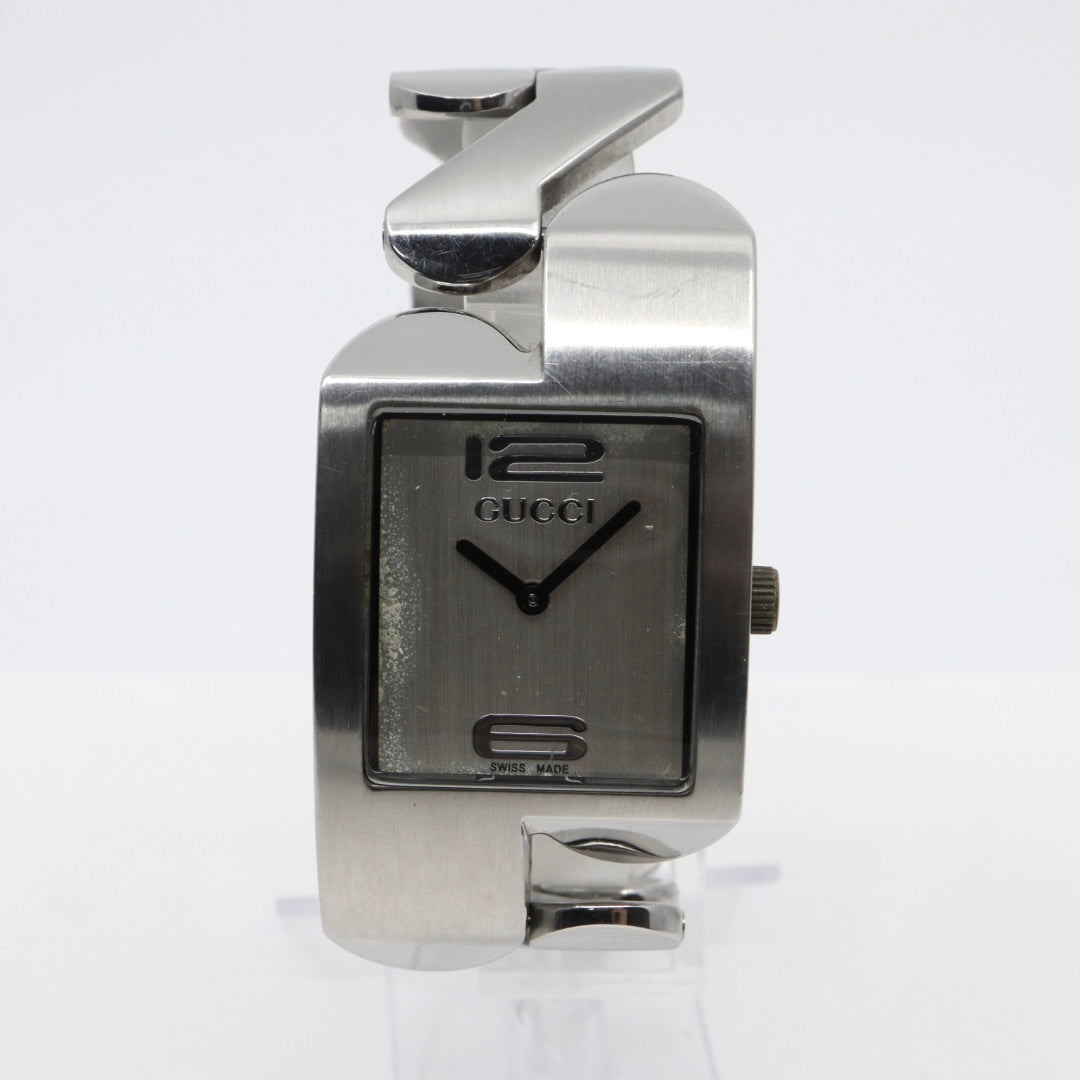 グッチ GUCCI 2055G レディース腕時計 シルバー文字盤 ステンレススチール バングルウォッチ スイス製 クォーツ モダンデザイン ヴィンテージ　G10