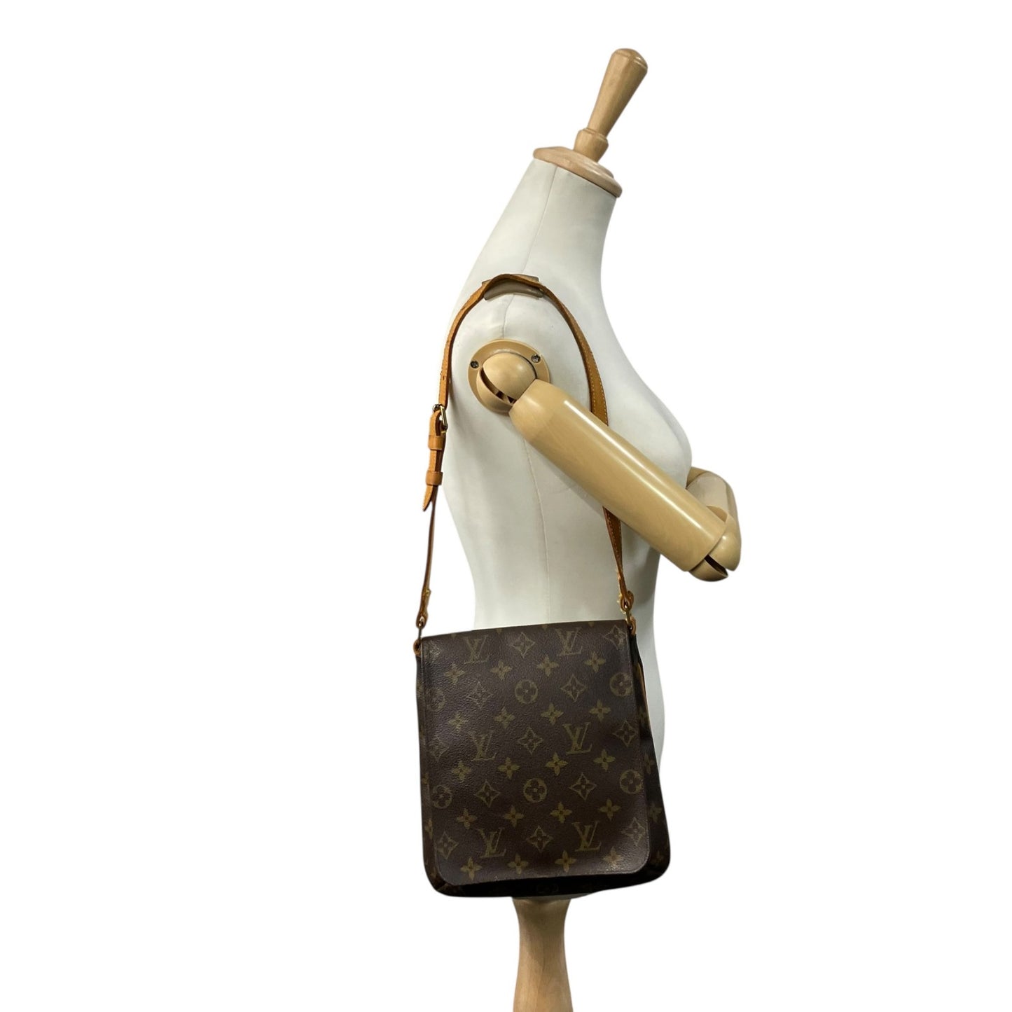 LOUIS VUITTON ルイヴィトン モノグラム ミュゼットサルサ ショート ショルダーバッグ PVC レザー ブラウン ゴールド金具 レディース エレガント クラシック ビンテージ 肩掛け 鞄 デイリーユース 定番 人気 本革 普段使い K4