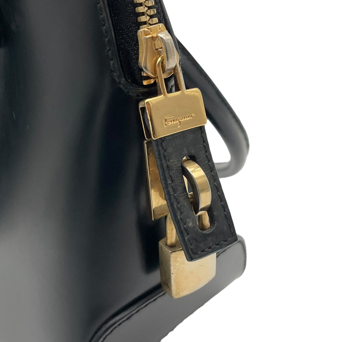 Salvatore Ferragamo フェラガモ ガンチーニ ハンドバッグ レザー ブラック ゴールド金具 パドロック フォーマル レディース B4
