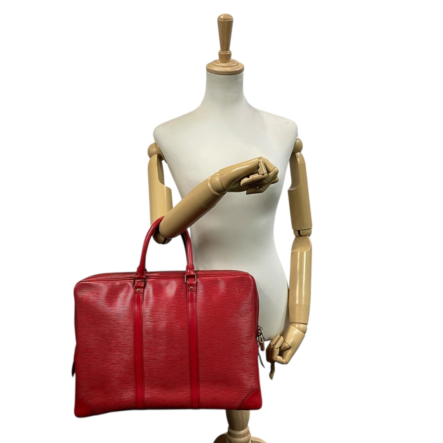 ルイ・ヴィトン LOUIS VUITTON エピ ブリーフケース ビジネスバッグ ハンドバッグ レザー 本革 レッド 赤 ゴールド金具 メンズ レディース ユニセックス 男女兼用 ヴィンテージ クラシック エレガント 通勤 ビジネス A4収納可 自立可 B
