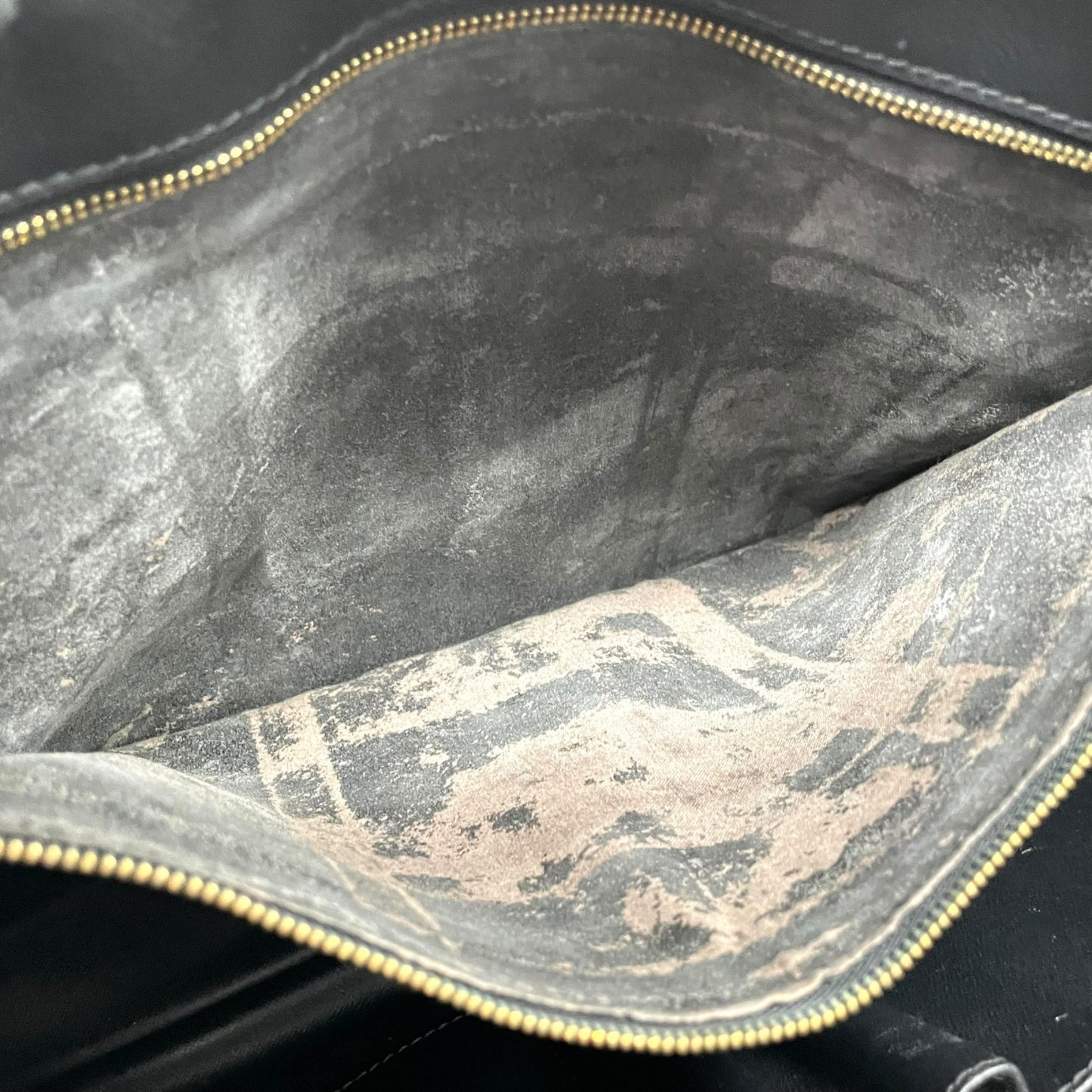 ルイ・ヴィトン LOUIS VUITTON エピ ブリーフケース ビジネスバッグ ハンドバッグ レザー 本革 レッド 赤 ゴールド金具 メンズ レディース ユニセックス 男女兼用 ヴィンテージ クラシック エレガント 通勤 ビジネス A4収納可 自立可 B