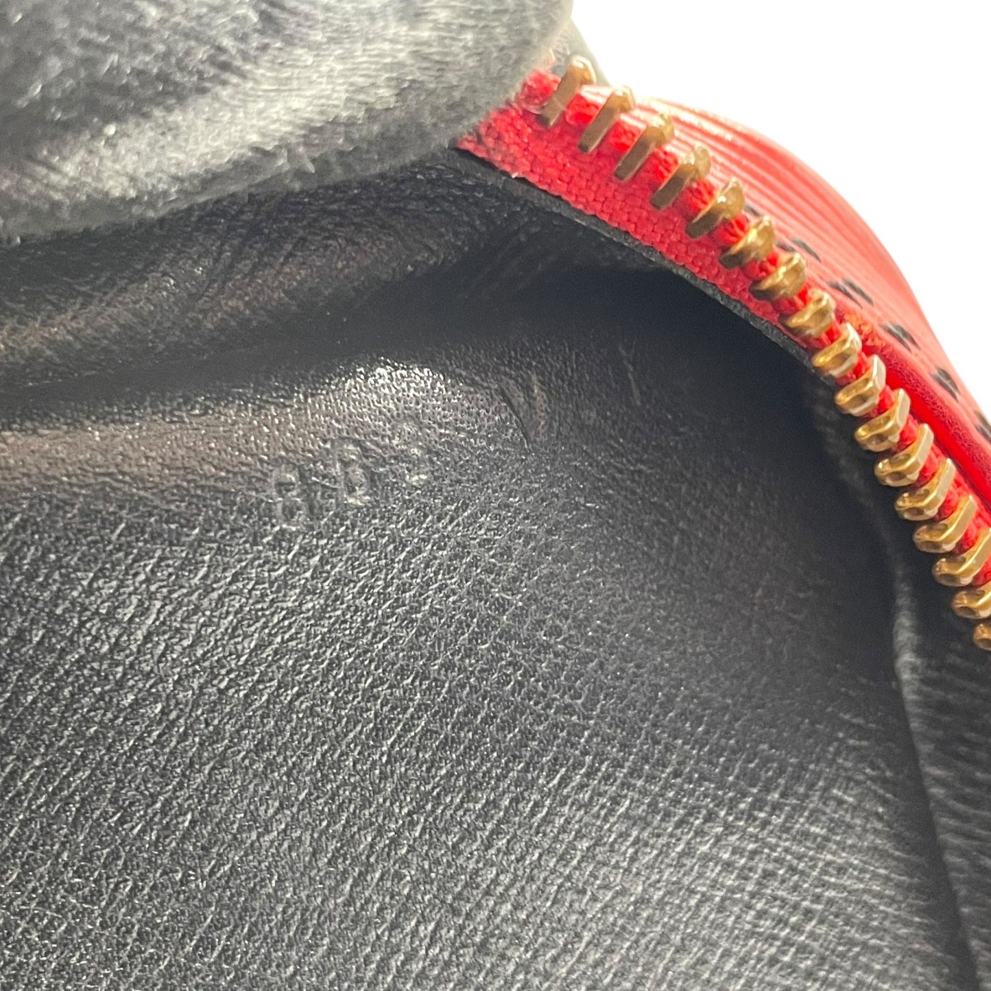 ルイ・ヴィトン LOUIS VUITTON エピ ブリーフケース ビジネスバッグ ハンドバッグ レザー 本革 レッド 赤 ゴールド金具 メンズ レディース ユニセックス 男女兼用 ヴィンテージ クラシック エレガント 通勤 ビジネス A4収納可 自立可 B