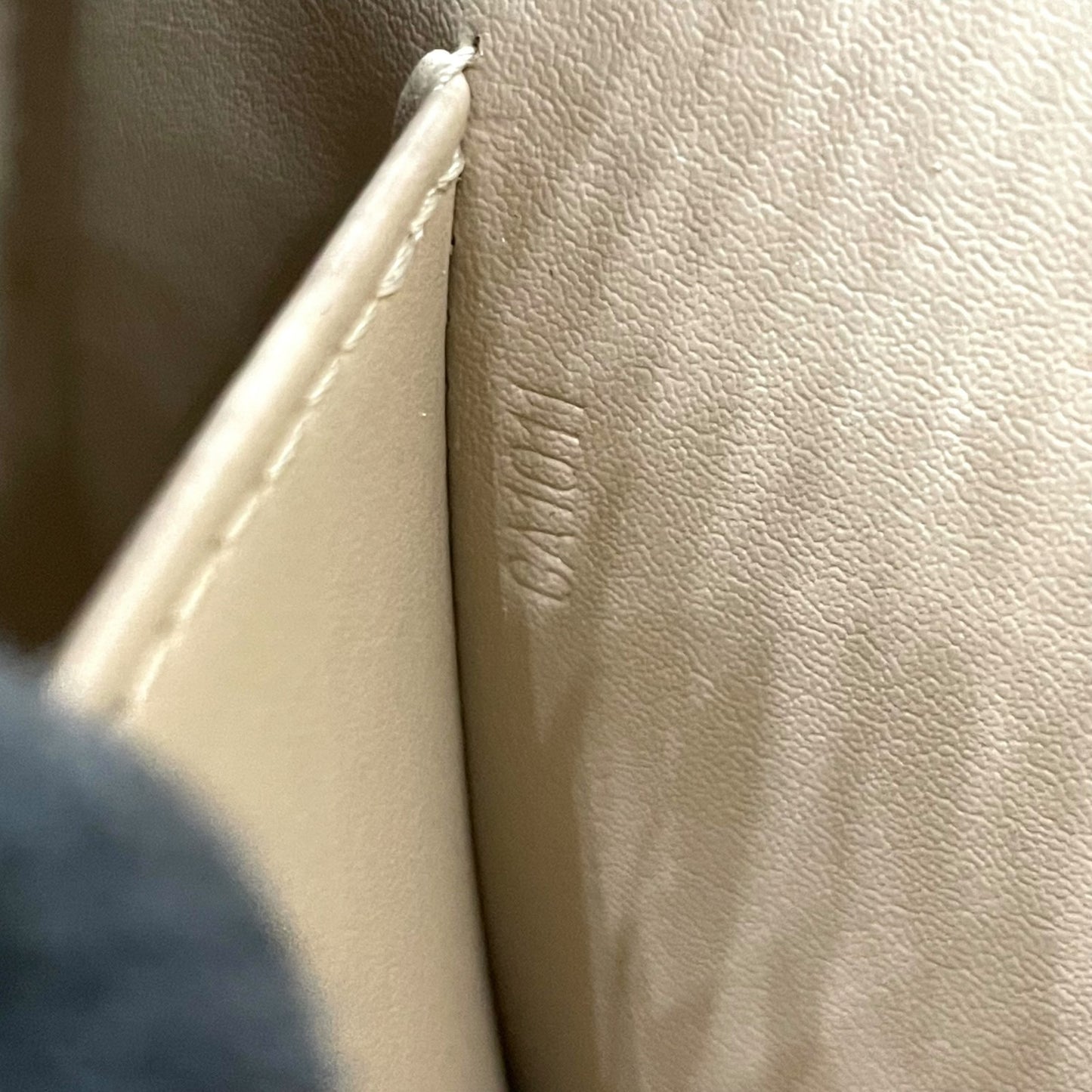 ルイ・ヴィトン LOUIS VUITTON モノグラム ヴェルニ ロング ショルダーバッグ レザー 本革 エナメル パテント イエロー 黄色 ブラウン 茶色 ゴールド金具 レディース ヴィンテージ クラシック エレガント 上品 お出かけ 定番 人気 K11