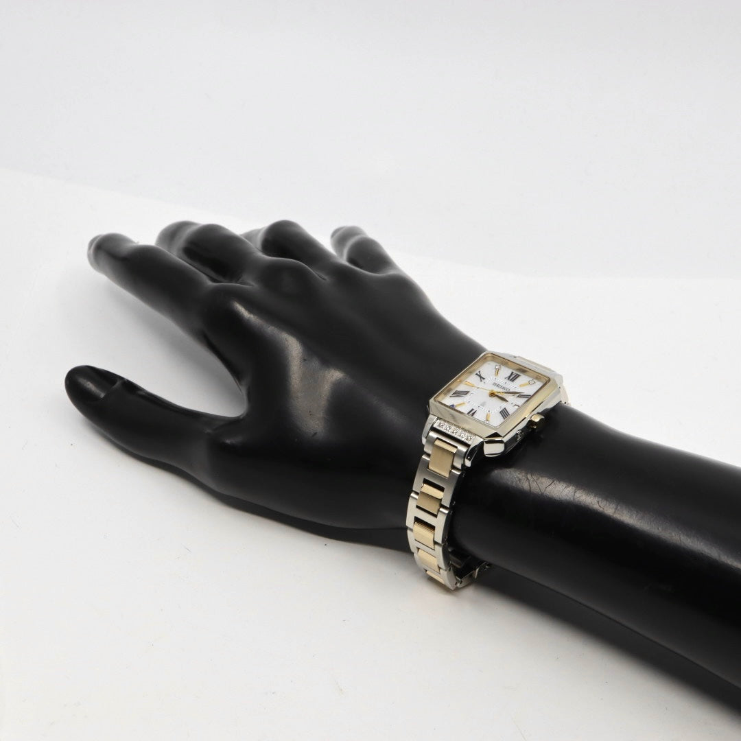 【未使用級／稼働品】セイコー ルキア LUKIAYASE プロデュース 限定モデル SSVW105 1B32-0AP0 ソーラー電波 ダイヤモンド サファイア 白蝶貝 スクエア レディース 腕時計 コンビ 希少 レア クリーニング済 G8