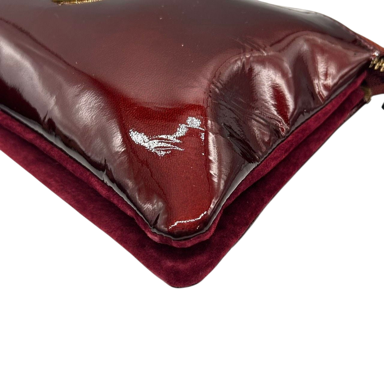 【極美品／未使用級】アタオ オフィスブーブー お財布ポシェット ショルダーバッグ エナメル スウェード ワインレッド ボルドー レディース ATAO 斜め掛け可 タッセル ゴールド金具 ウォレットショルダー 神戸ブランド s30