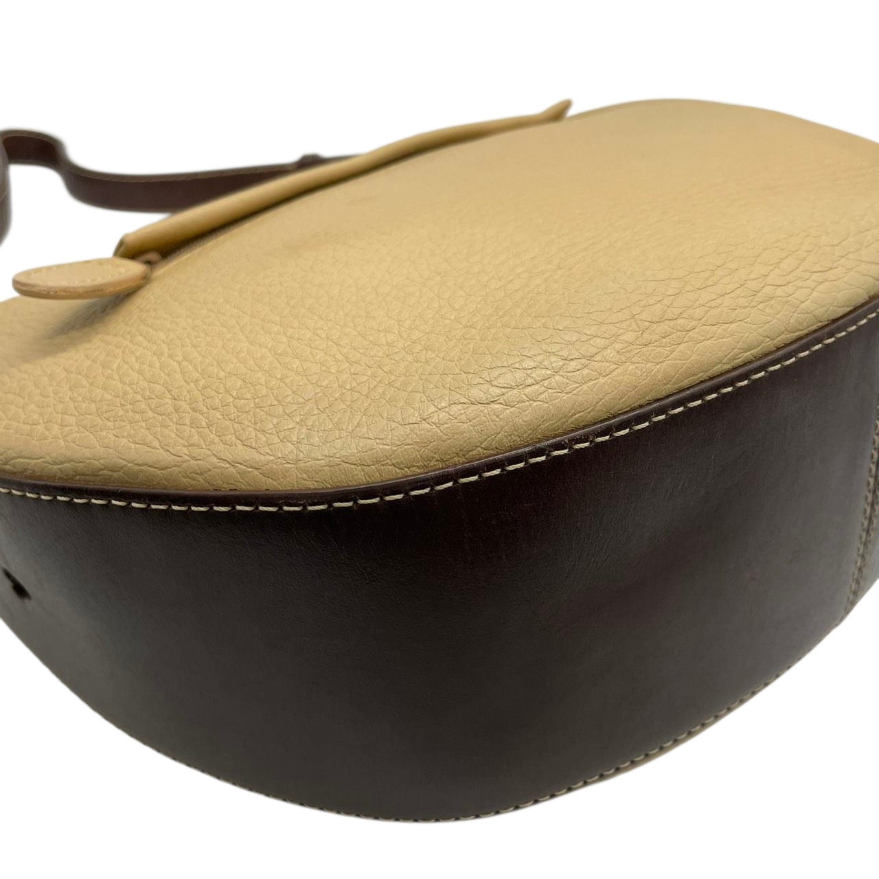 【希少コラボ】キタムラ ディズニー ワンショルダーバッグ レザー バイカラー ベージュ ブラウン レディース 肩掛け Kロゴチャーム 東京ディズニーリゾート限定 Kitamura x Disney ホーボーバッグ 日本製 U1