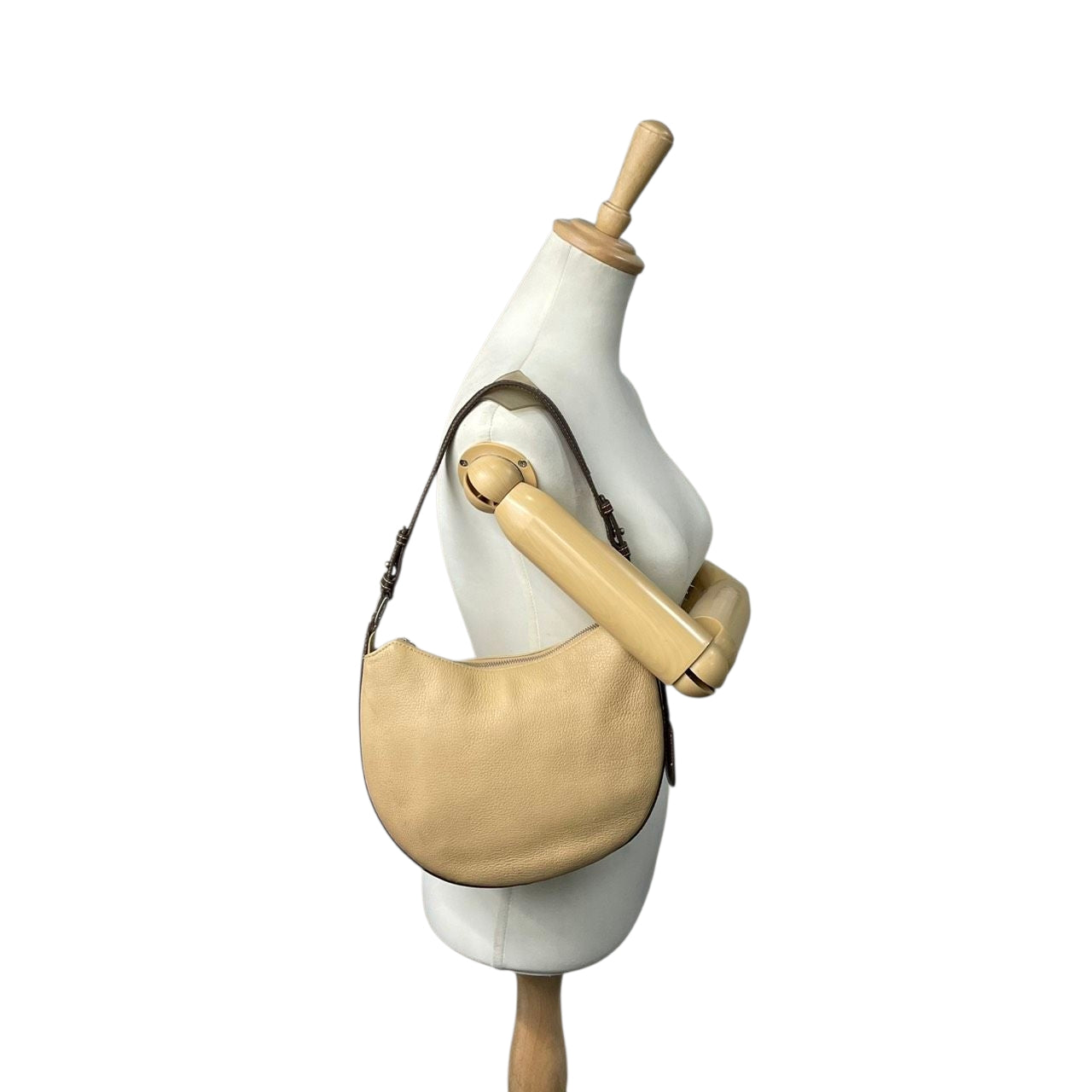 【希少コラボ】キタムラ ディズニー ワンショルダーバッグ レザー バイカラー ベージュ ブラウン レディース 肩掛け Kロゴチャーム 東京ディズニーリゾート限定 Kitamura x Disney ホーボーバッグ 日本製 U1