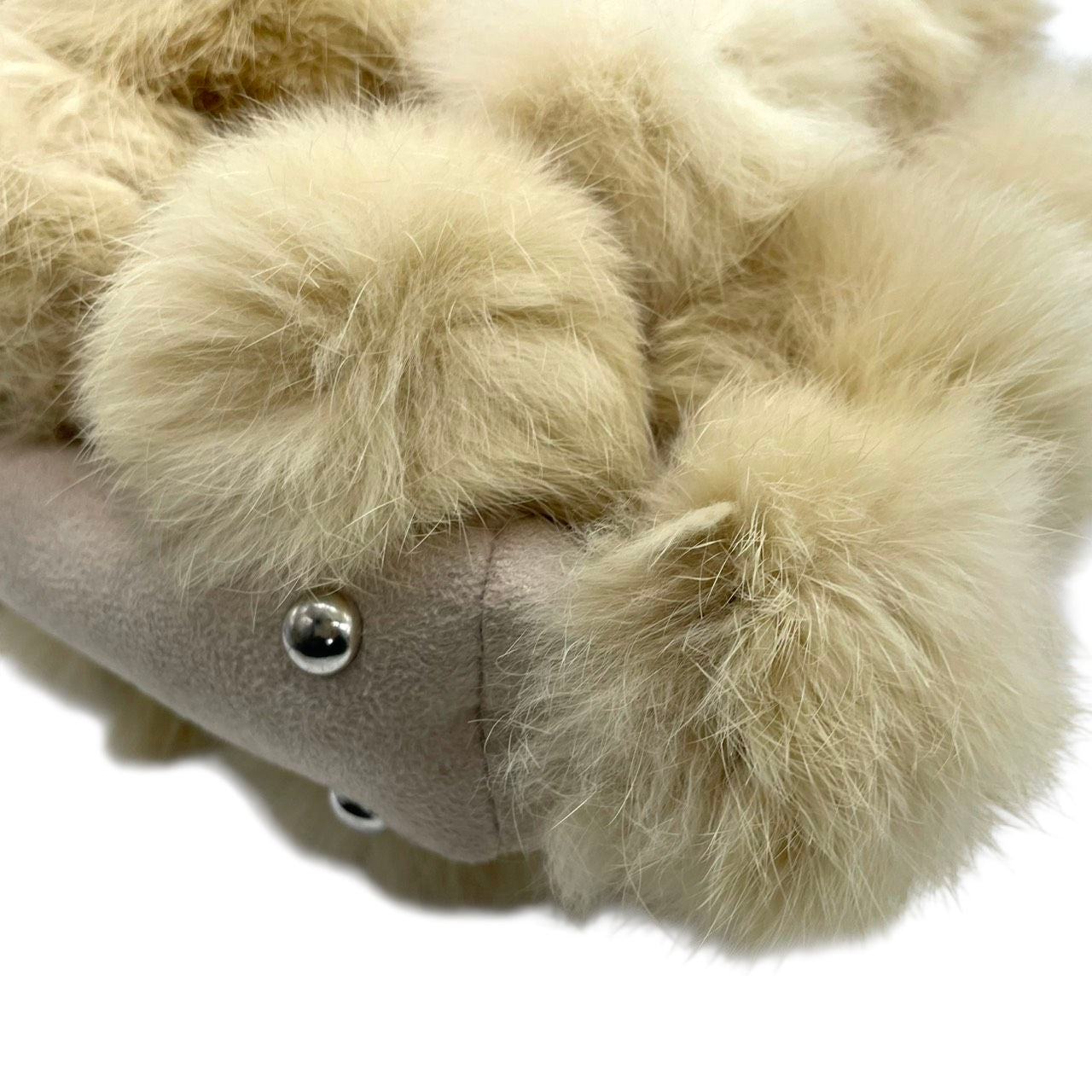 クレージュ ファー チェーンショルダーバッグ ハンドバッグ ポンポン ベージュ レディース courrèges エレガント ゴージャス 秋冬 パーティバッグ ふわふわ もこもこ チェーンストラップ スエード U1