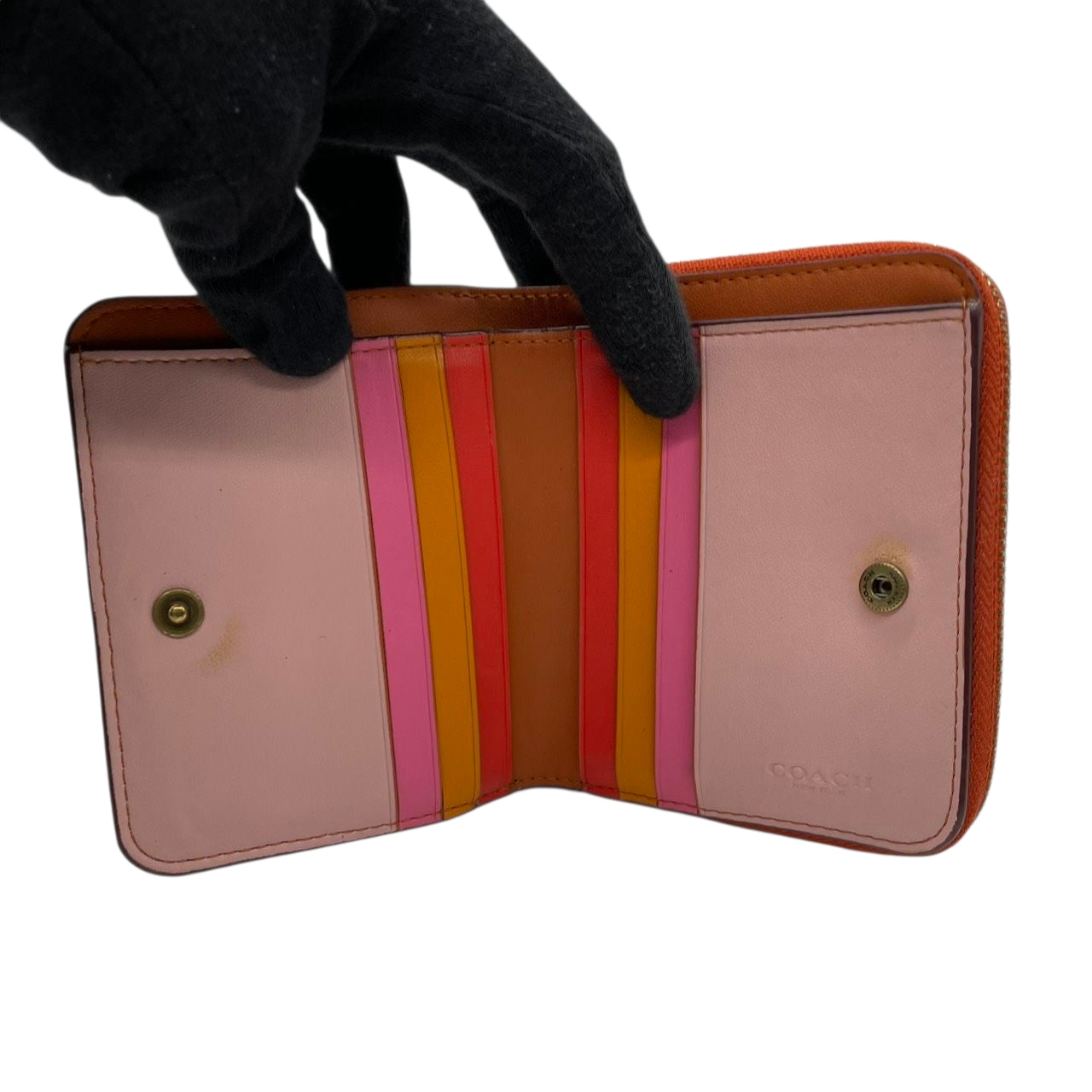 コーチ COACH 二つ折り財布 コンパクトウォレット ラウンドファスナー ジップアラウンド レザー 本革 オレンジ ゴールド金具 レディース ロゴ 馬車 エレガント クラシック m2