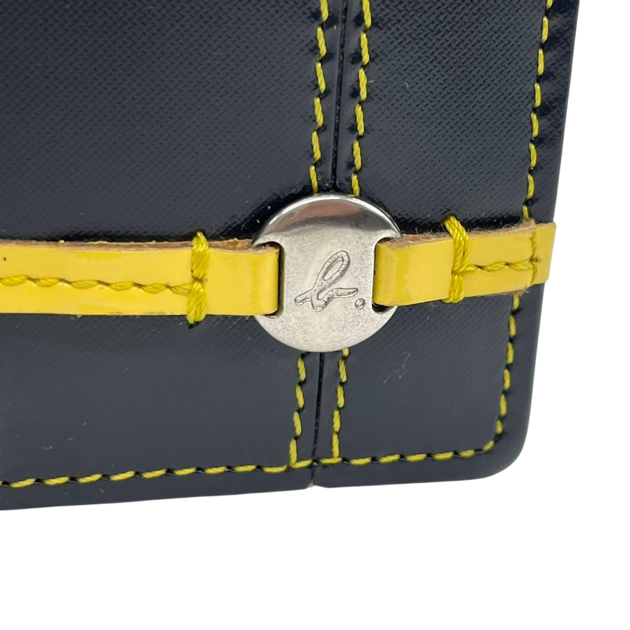 美品 agnes b. VOYAGE アニエスベーボヤージュ カードケース 名刺入れ 定期入れ パスケース ネイビー イエロー バイカラー PVC レザー ロゴ金具 コンパクト スリム メンズ レディース ユニセックス スタイリッシュ ビジネス m2