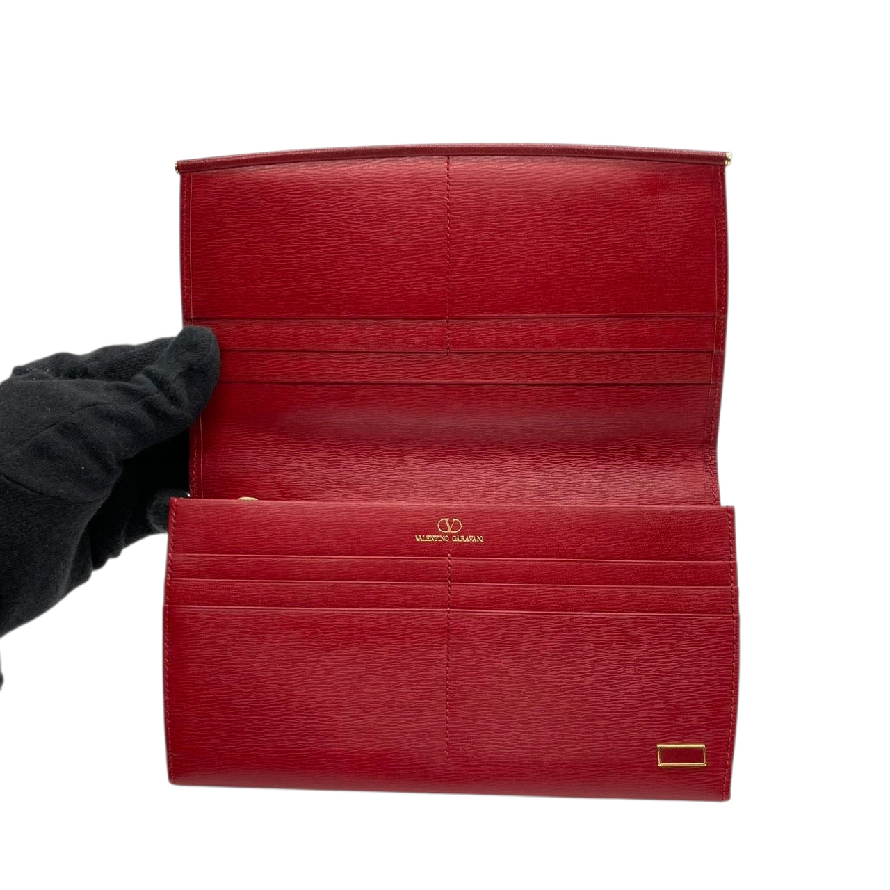美品 VALENTINO GARAVANI ヴァレンティノガラヴァーニ 長財布 二つ折り ウォレット フラップ かぶせ Vロゴ ゴールド金具 レザー 本革 レッド 赤 レディース エレガント クラシック 高級 m2