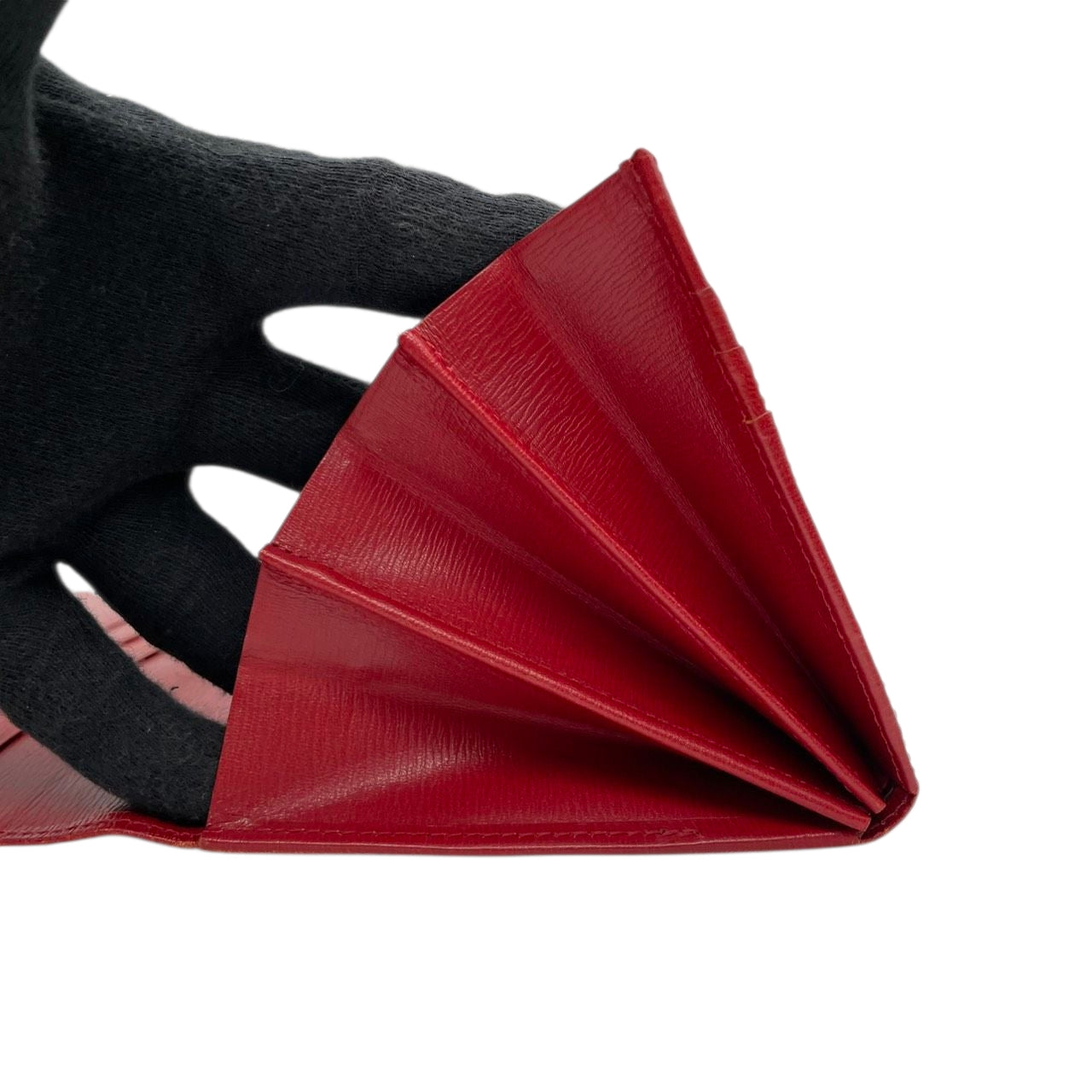 美品 VALENTINO GARAVANI ヴァレンティノガラヴァーニ 長財布 二つ折り ウォレット フラップ かぶせ Vロゴ ゴールド金具 レザー 本革 レッド 赤 レディース エレガント クラシック 高級 m2