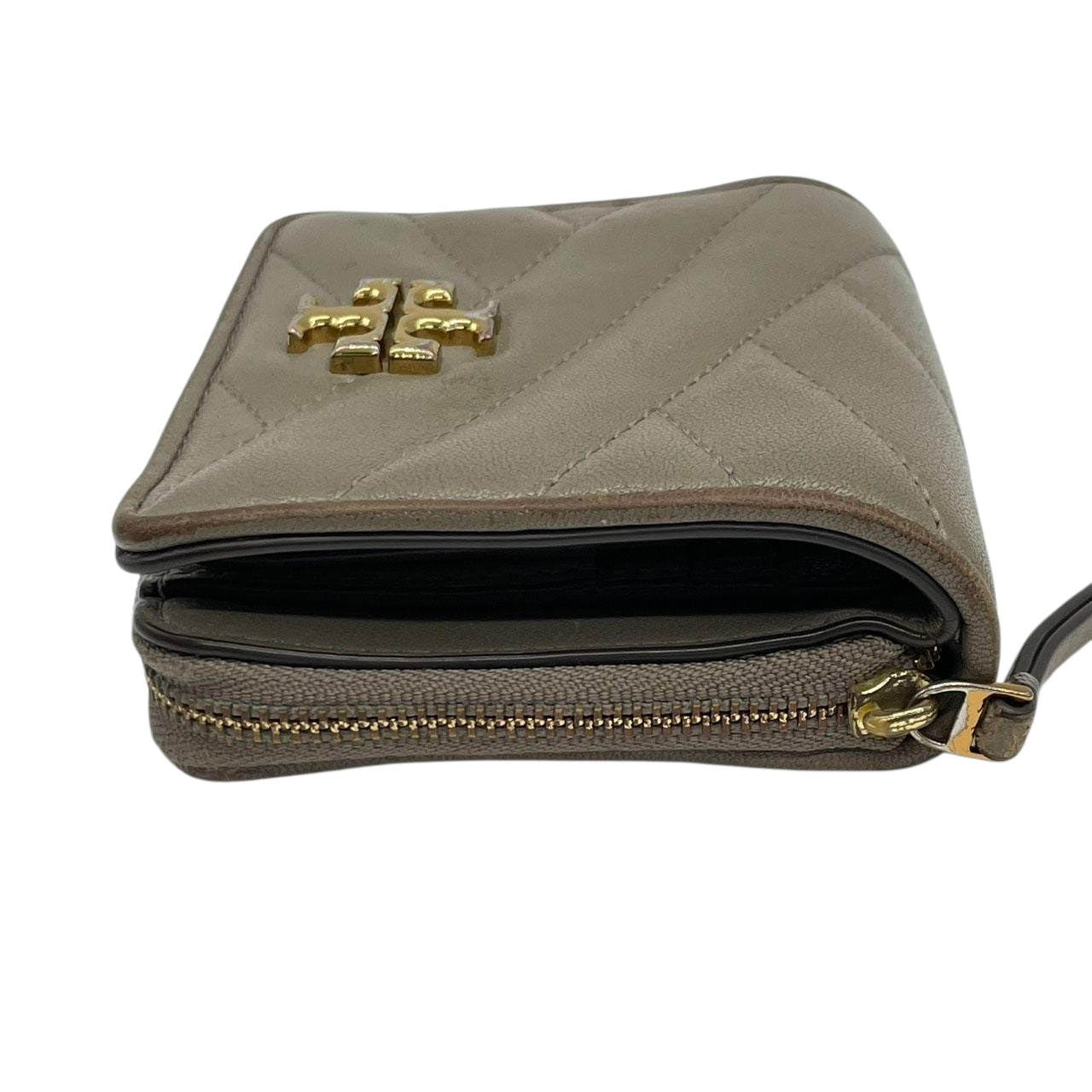 TORY BURCH トリーバーチ 二つ折り財布 コンパクトウォレット ラウンドファスナー キルティング シェブロン ダブルTロゴ ゴールド金具 レザー グレー レディース エレガント m2