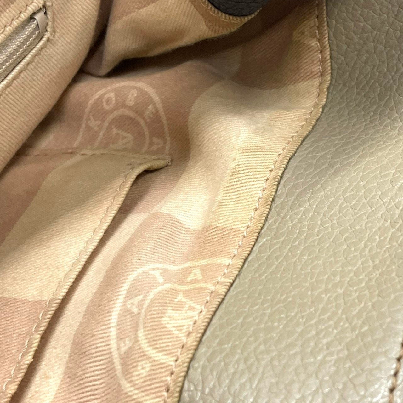 アタオ ATAO elvy エルヴィ 定番人気モデル トートバッグ ハンドバッグ レザー 本革 牛革 バイカラー A4収納可能 ビジネスバッグ 通勤 通学 レディース エレガント 上品 ゴールド金具 シンプルデザイン 肩掛け可能 大人女子 働く女性 U16