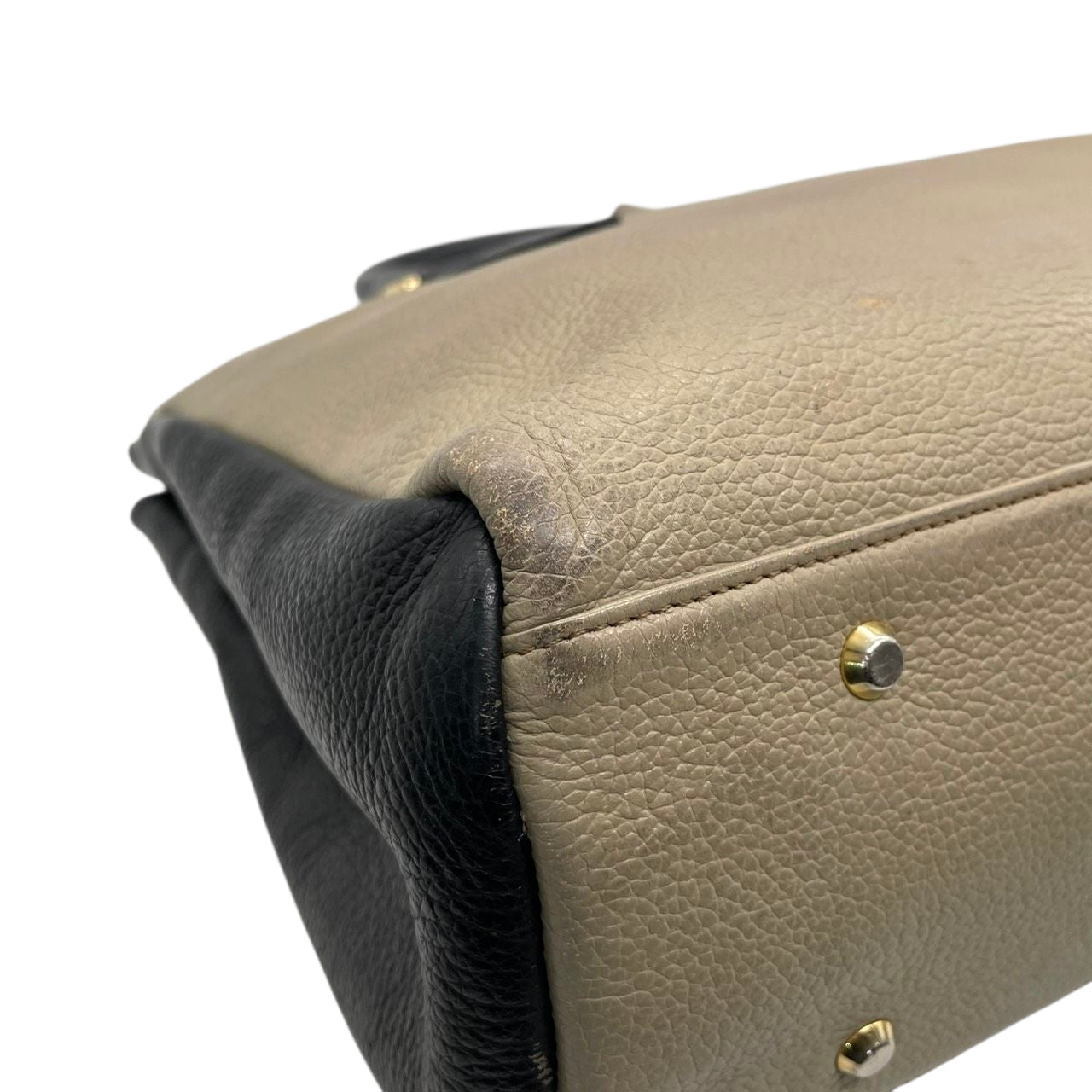 アタオ ATAO elvy エルヴィ 定番人気モデル トートバッグ ハンドバッグ レザー 本革 牛革 バイカラー A4収納可能 ビジネスバッグ 通勤 通学 レディース エレガント 上品 ゴールド金具 シンプルデザイン 肩掛け可能 大人女子 働く女性 U16