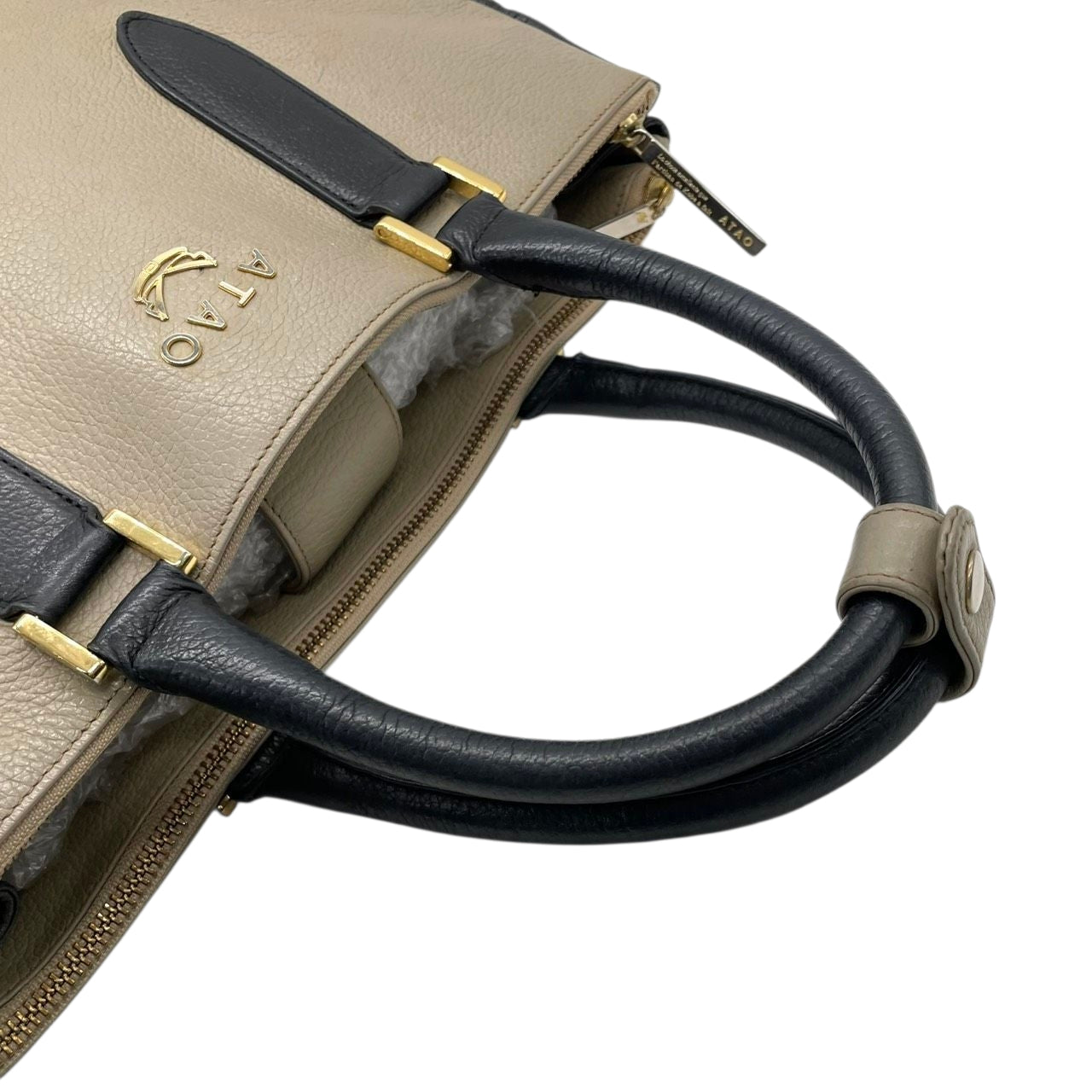 アタオ ATAO elvy エルヴィ 定番人気モデル トートバッグ ハンドバッグ レザー 本革 牛革 バイカラー A4収納可能 ビジネスバッグ 通勤 通学 レディース エレガント 上品 ゴールド金具 シンプルデザイン 肩掛け可能 大人女子 働く女性 U16