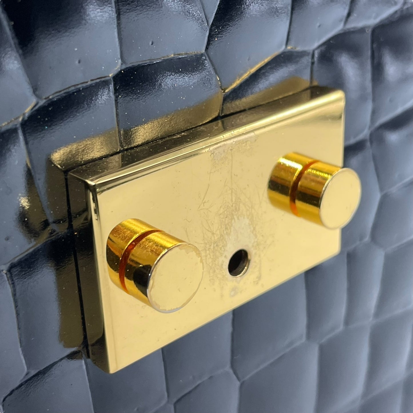 美品 TIFFANY＆Co. ティファニー ハンドバッグ 黒 ブラック レザー クロコ型押し ゴールド金具 手提げ トップハンドル フラップ開閉 レディース B