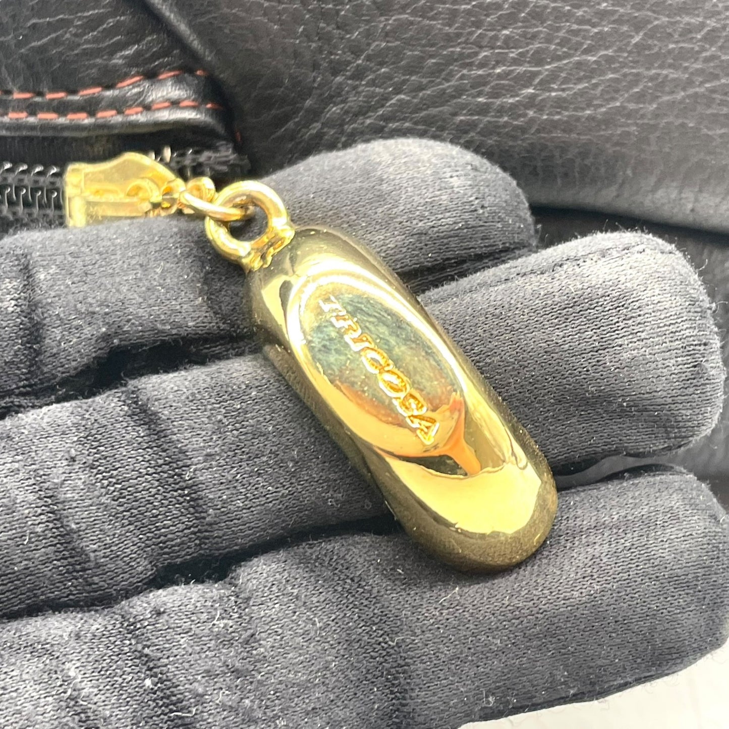 トリコサ TRICOSA レザー トートバッグ 黒 ブラック 型押しロゴ ショルダー 本革 PC収納可 A4収納可 S93