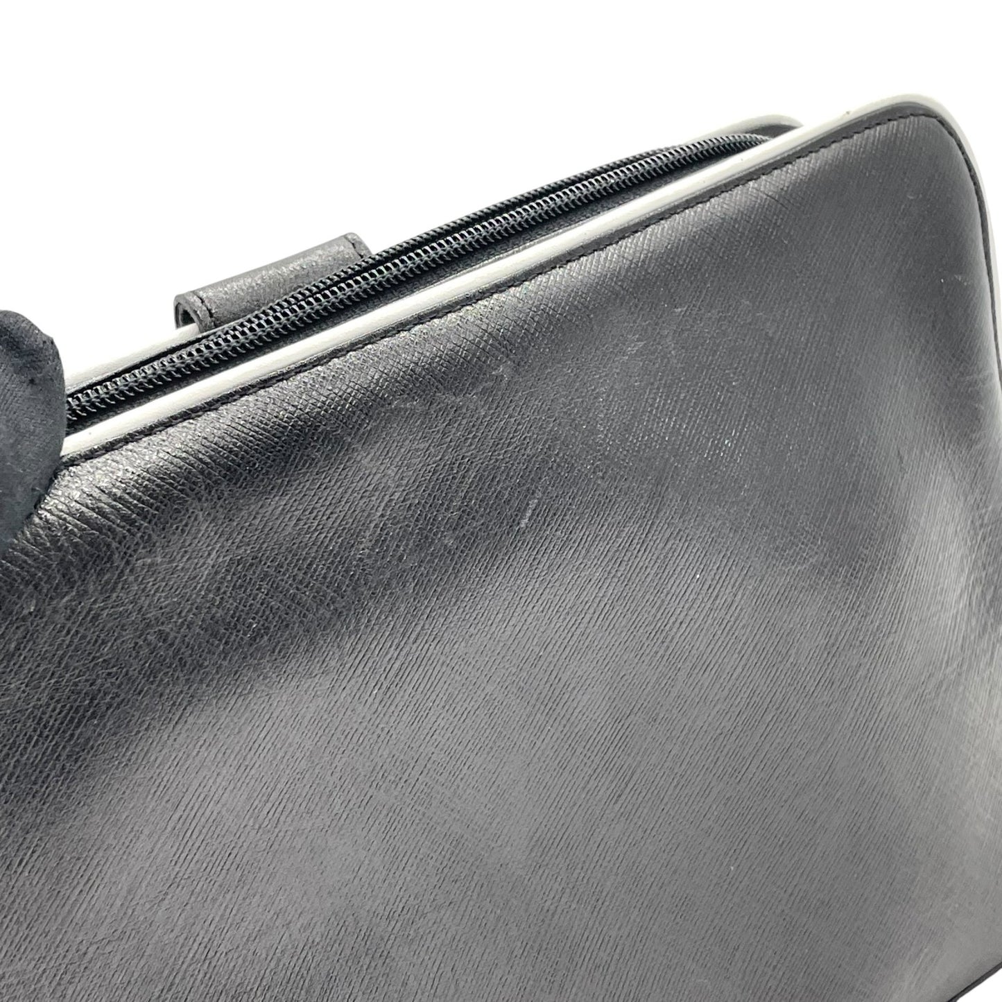 ジバンシィ Givenchy ジバンシー ロゴ金具 クラッチバッグ バイカラー 黒 ブラック 白 ホワイト レザー タッセル フリンジ ヴィンテージ S96