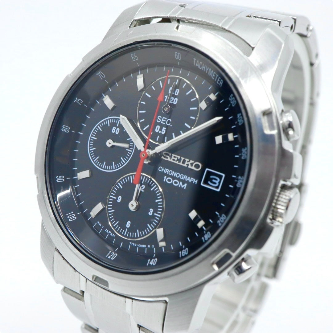 極美品 SEIKO セイコー 腕時計 クロノグラフ 7T92-0BF0 メンズ クオーツ 100M防水 ブラックダイヤル シルバー デイト タキメーター スポーツ ビジネス カジュアル 日本製ムーブメント クリーニング済み G4