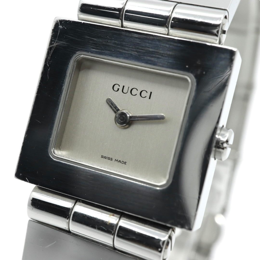 美品 電池交換済 クリーニング済 グッチ GUCCI 600L 腕時計 レディースウォッチ スクエア シルバー文字盤 ステンレススチール クォーツ アナログ バングル ブレスレット エレガント クラシック ドレスウォッチ 稼働品 G3