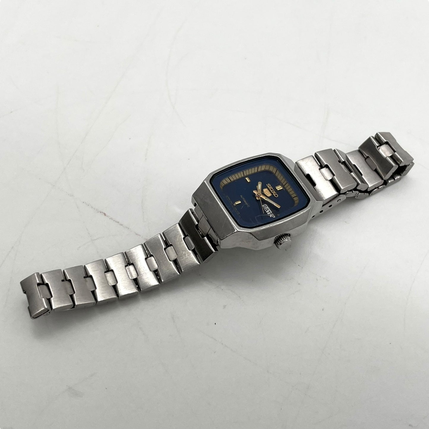 【稼働品】seiko セイコー 腕時計 2906-5250 レディース 自動巻き オートマチック ヴィンテージ アンティーク 青文字盤 デイデイト アナログ スクエア クラシック エレガント ドレスウォッチ ステンレス クリーニング済 G