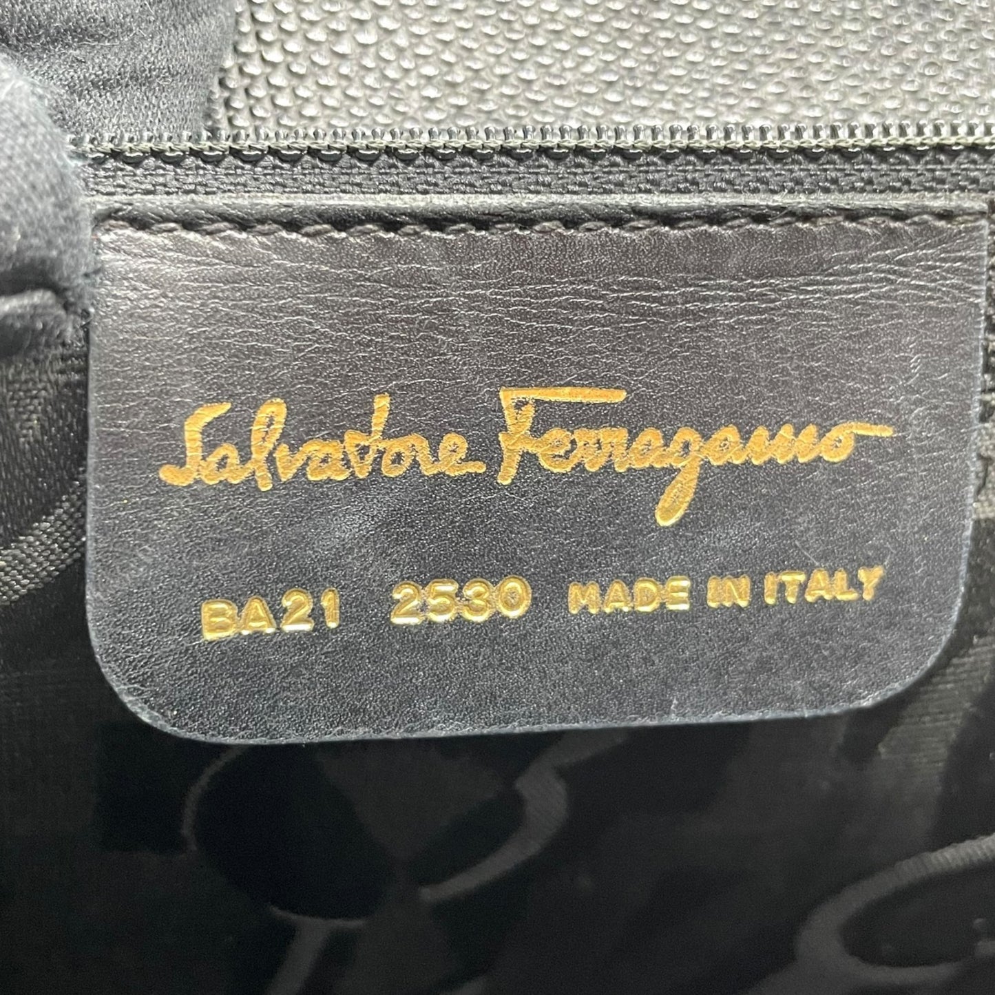 Salvatore Ferragamo フェラガモ ヴァラリボン トートバッグ ワンショルダー レザー トカゲ型押し 黒 ブラック ゴールド金具 肩掛け可 サルヴァトーレフェラガモ レディース D