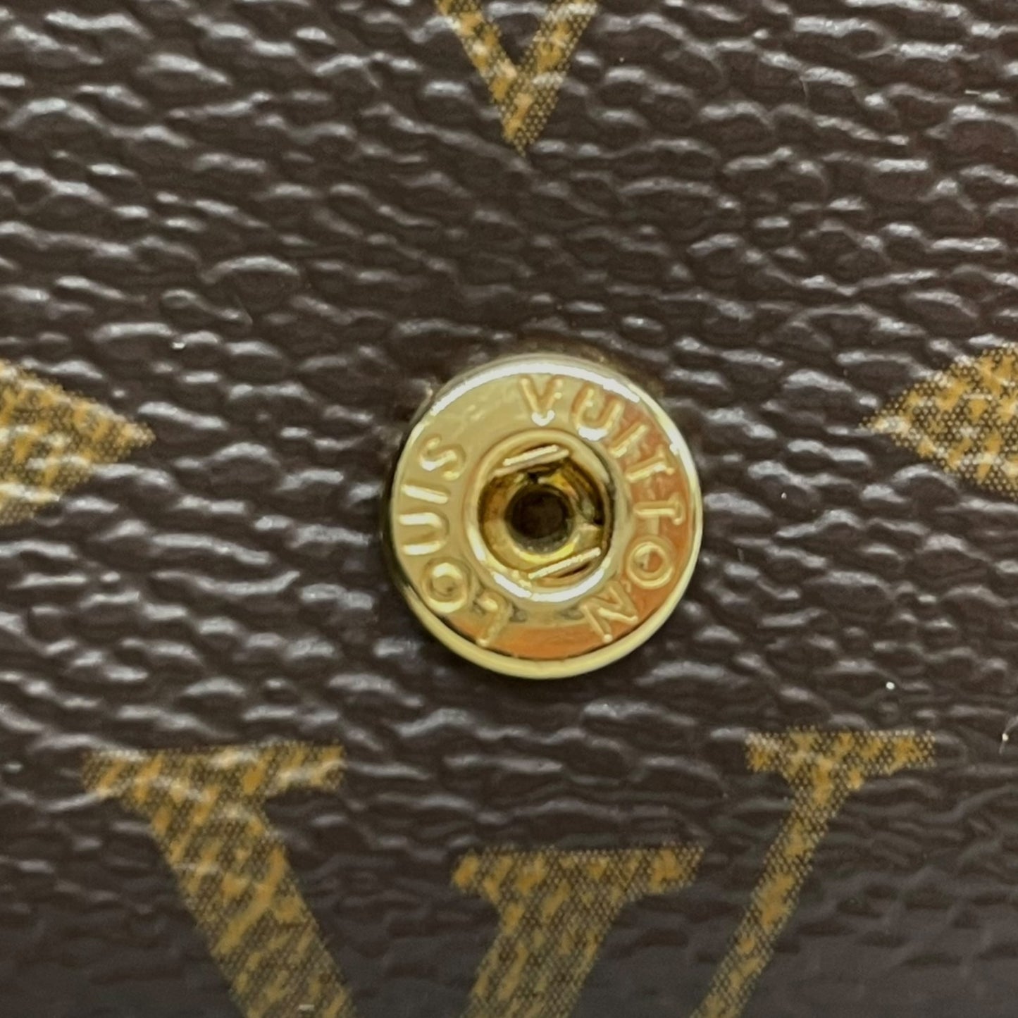 美品 LOUIS VUITTON ルイヴィトン モノグラム 三つ折り 4連キーケース ミュルティクレ4 M69517 茶 ブラウン PVC レザー ゴールド金具 レディース メンズ W3