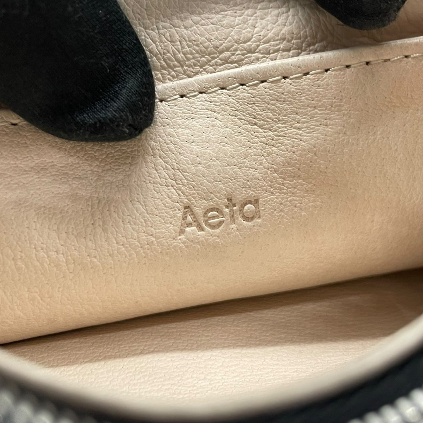 未使用保管品 Aeta アェタ アエタ ROUND ONE SHOULDER S ハンドバッグ 黒 ブラック レザー シルバー金具 ワンショルダー 手提げ レディース K7