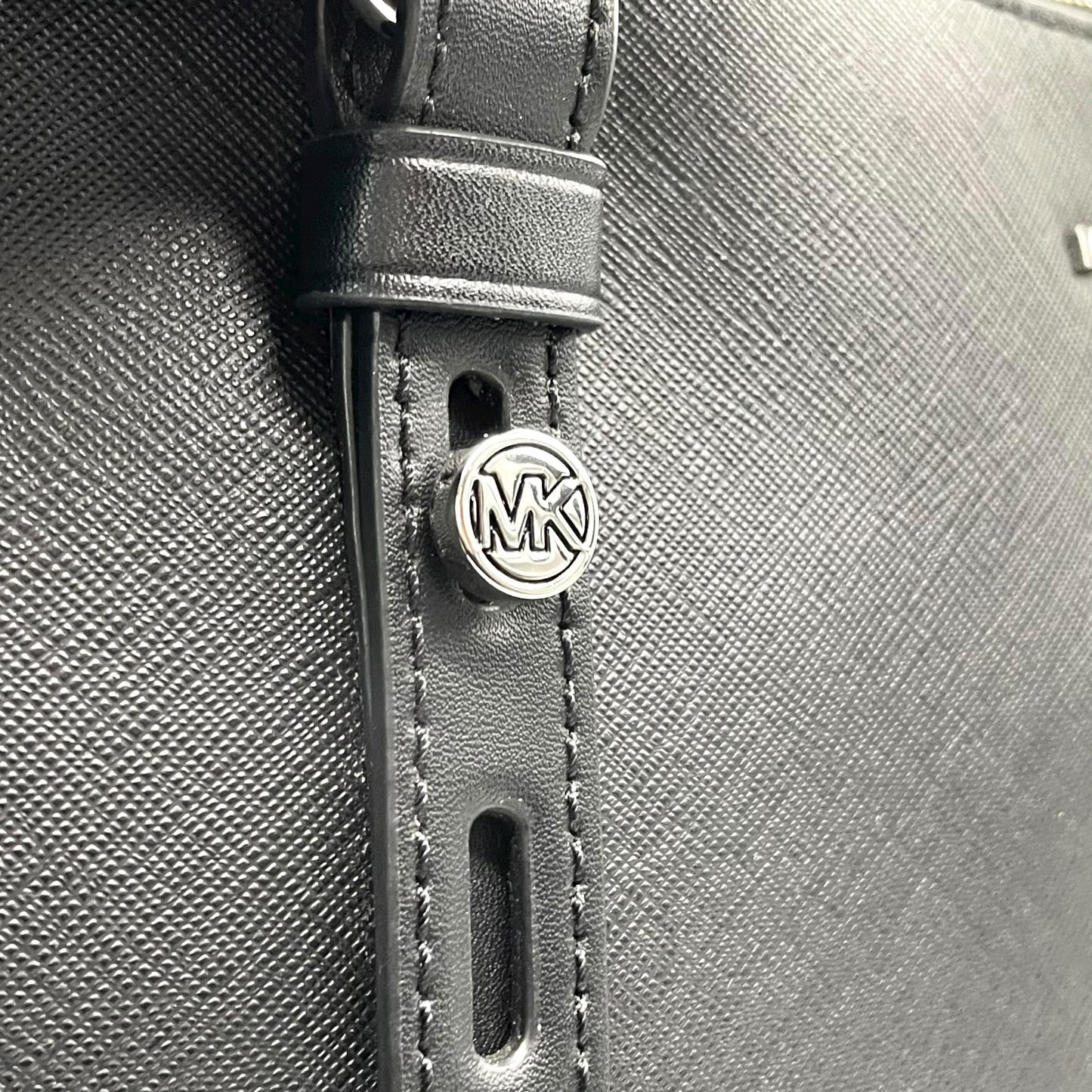 新品同様 美品 マイケルコース MICHAEL KORS トートバッグ ビジネストート レザー 黒 ブラック ロゴチャーム タッセル付き A