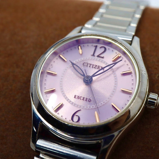 美品 CITIZEN EXCEED シチズン エクシード レディース 腕時計 ソーラー ピンク文字盤 ラウンド クオーツ アナログ ステンレススチール 希少 上品 デザイン ウォッチ G4