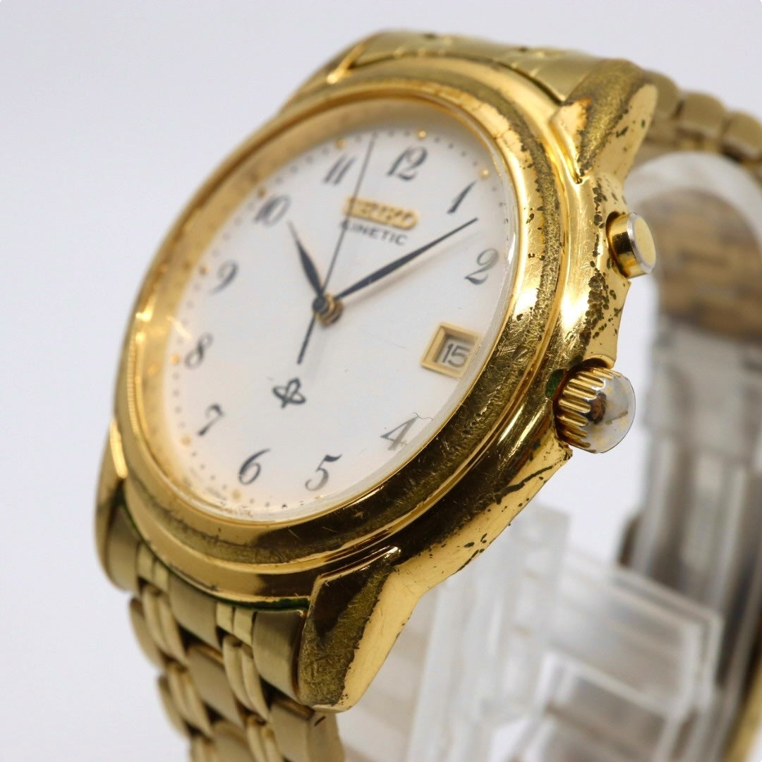 【稼働品】 seiko セイコー キネティック 腕時計 5M22-7B40 メンズ ゴールド ホワイト文字盤 デイト アナログ ヴィンテージ ドレスウォッチ クラシックデザイン エレガント ビジネス 自動巻き発電 高級モデル クリーニング済み G4