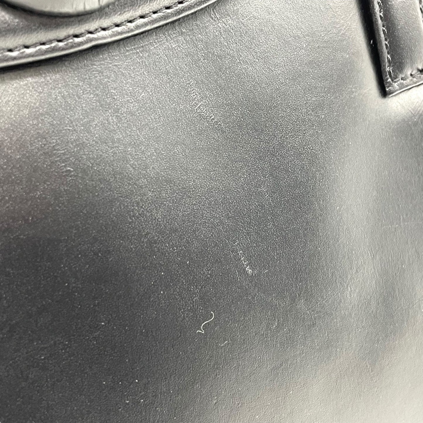 美品 ジバンシィ GIVENCHY ジバンシー レザー ハンドバッグ トートバッグ 黒 ブラック ロゴボタン フラップ フォーマルバッグ C1