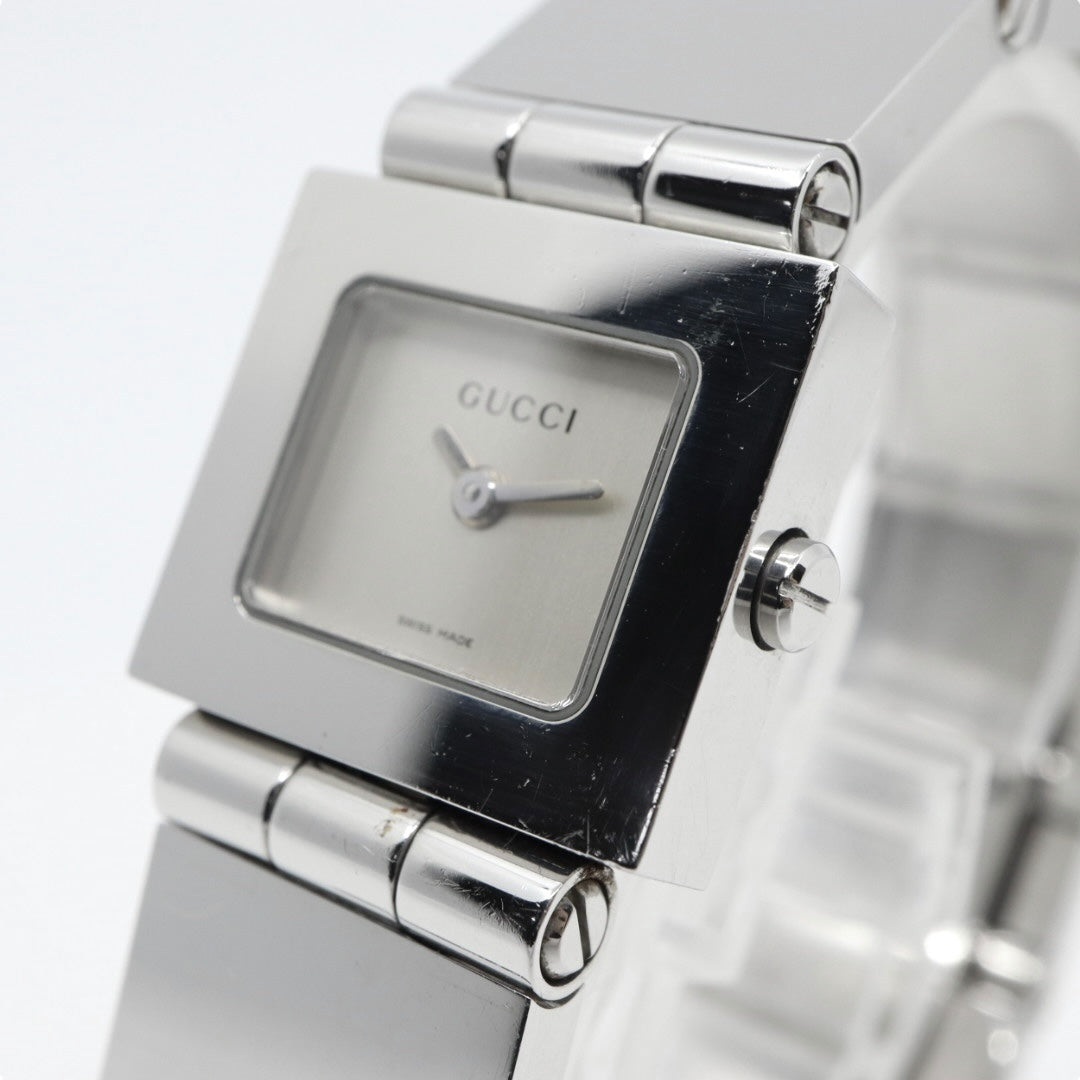 美品 電池交換済 クリーニング済 グッチ GUCCI 600L 腕時計 レディースウォッチ スクエア シルバー文字盤 ステンレススチール クォーツ アナログ バングル ブレスレット エレガント クラシック ドレスウォッチ 稼働品 G3